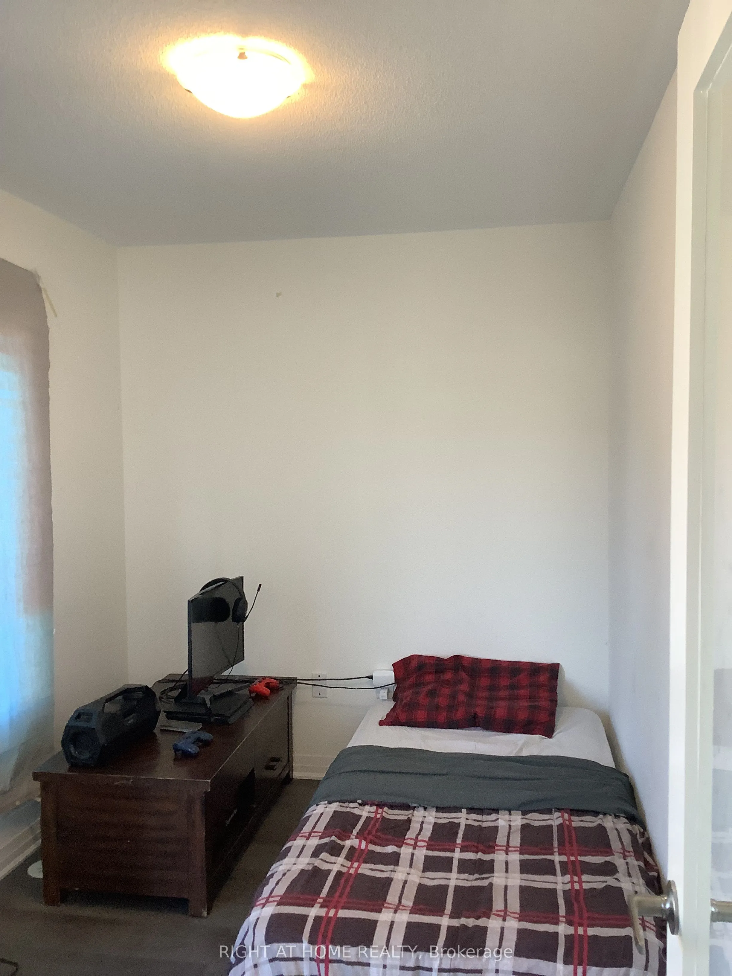 14 Hughes Lane W, #45