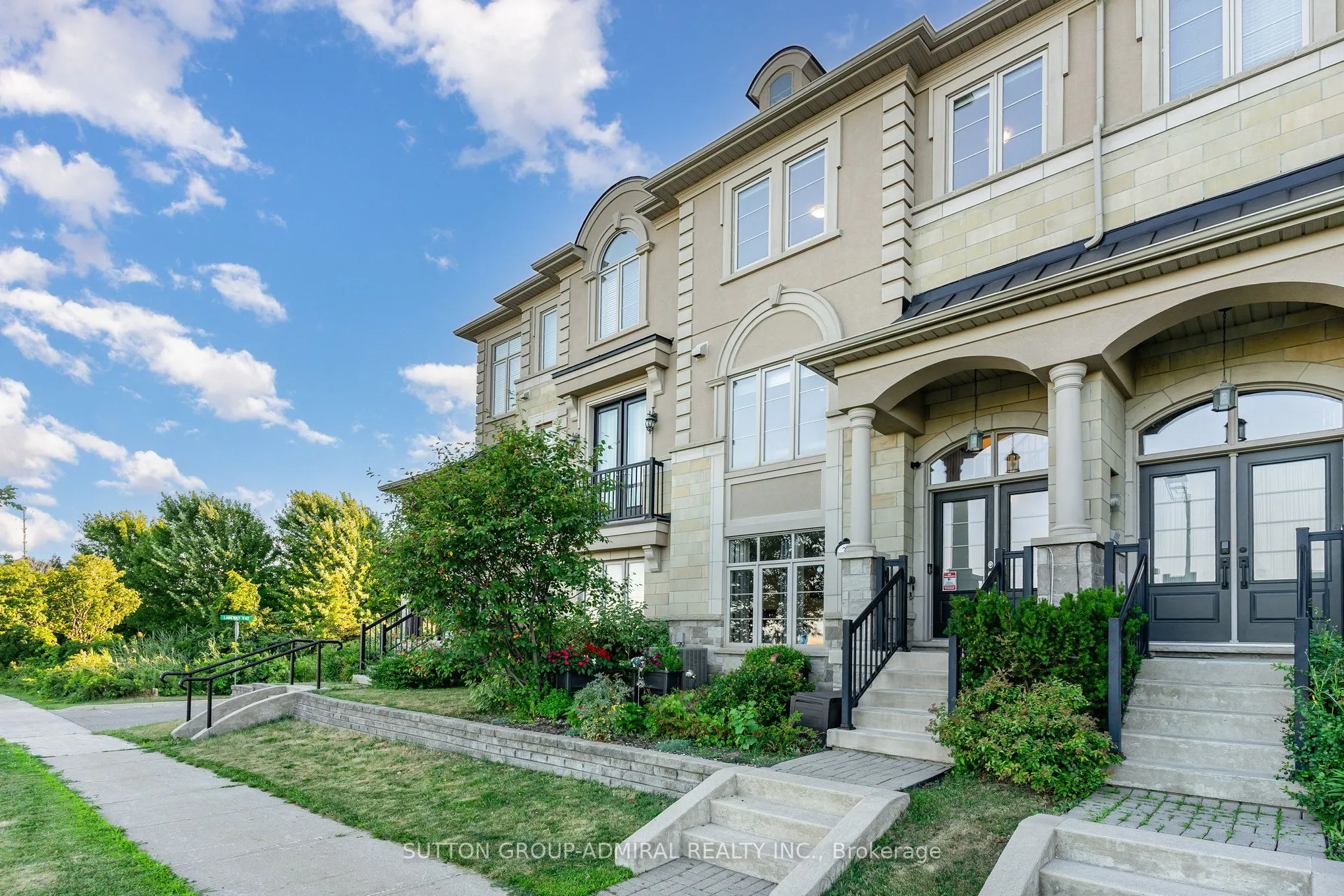 32 Grand Trunk Avenue