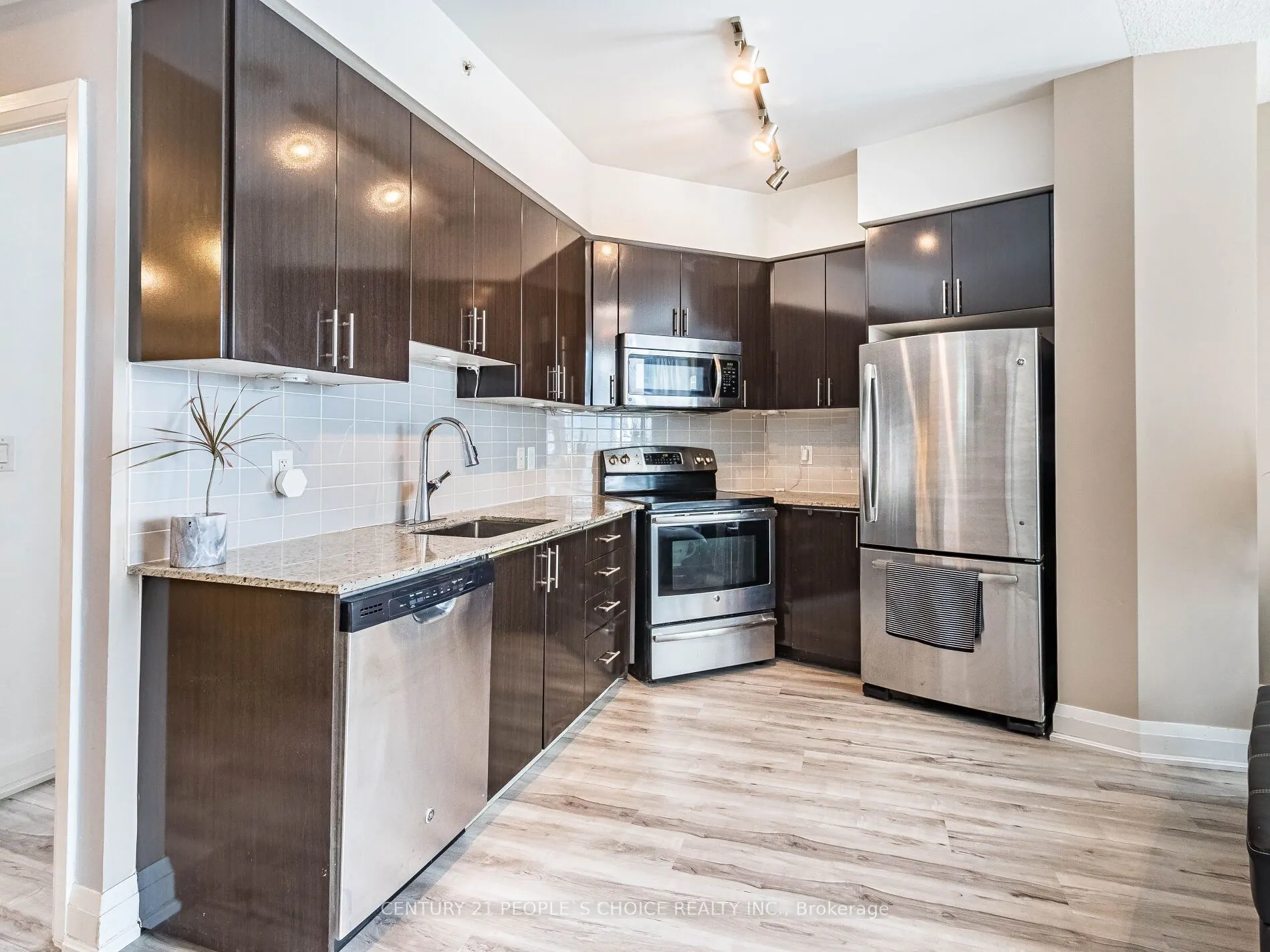 7161 Yonge Street, #2232