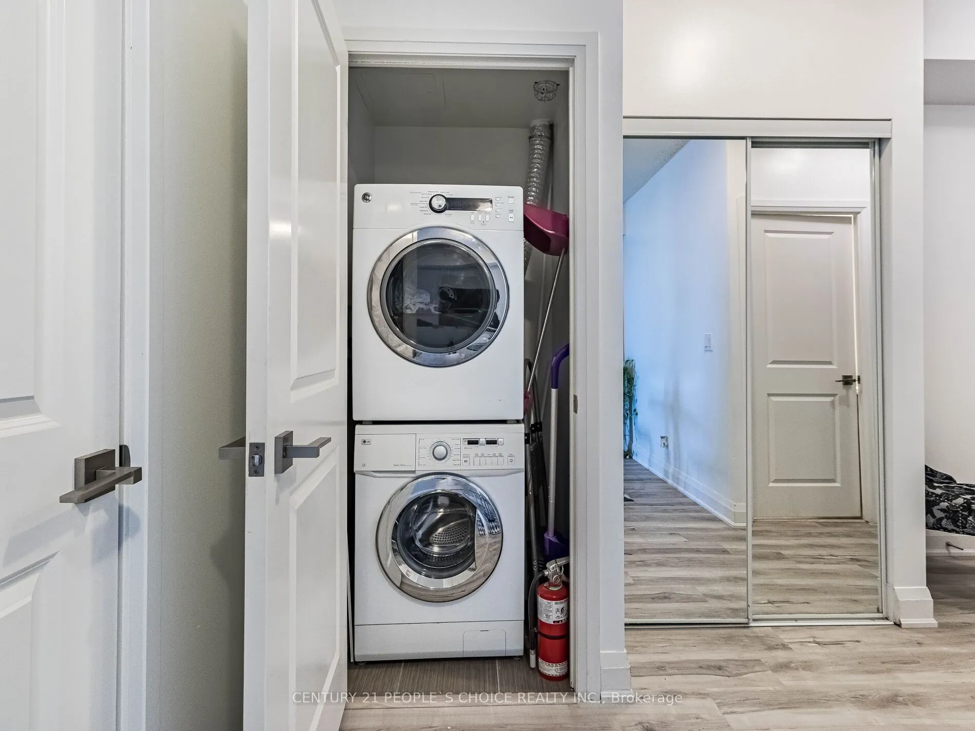 7161 Yonge Street, #2232