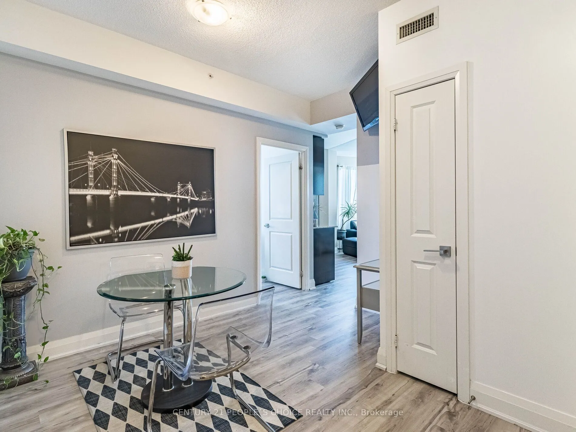 7161 Yonge Street, #2232