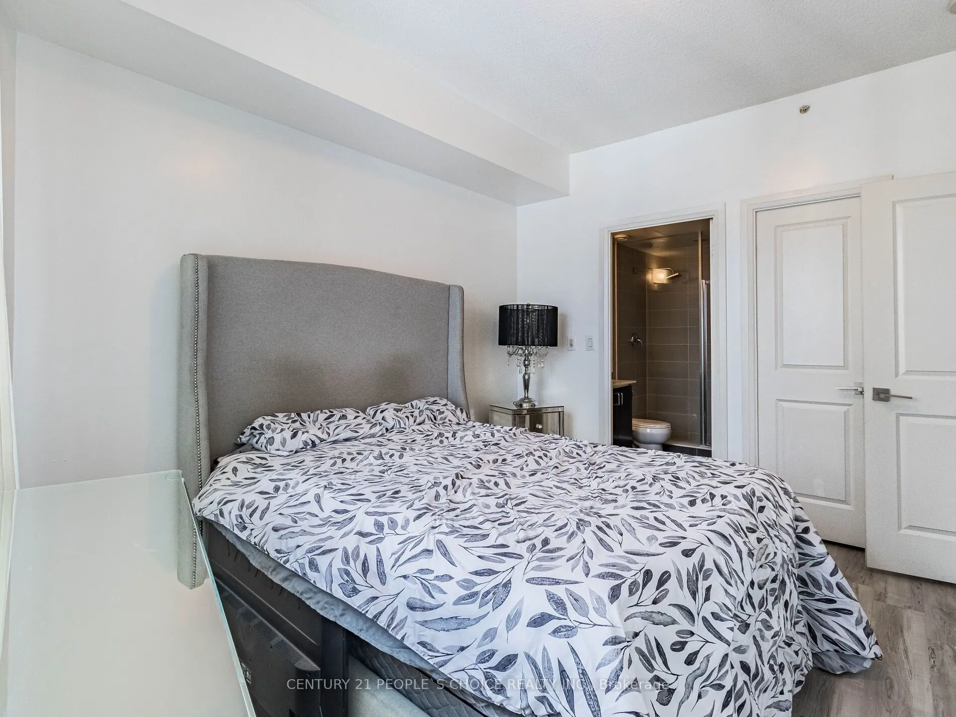7161 Yonge Street, #2232
