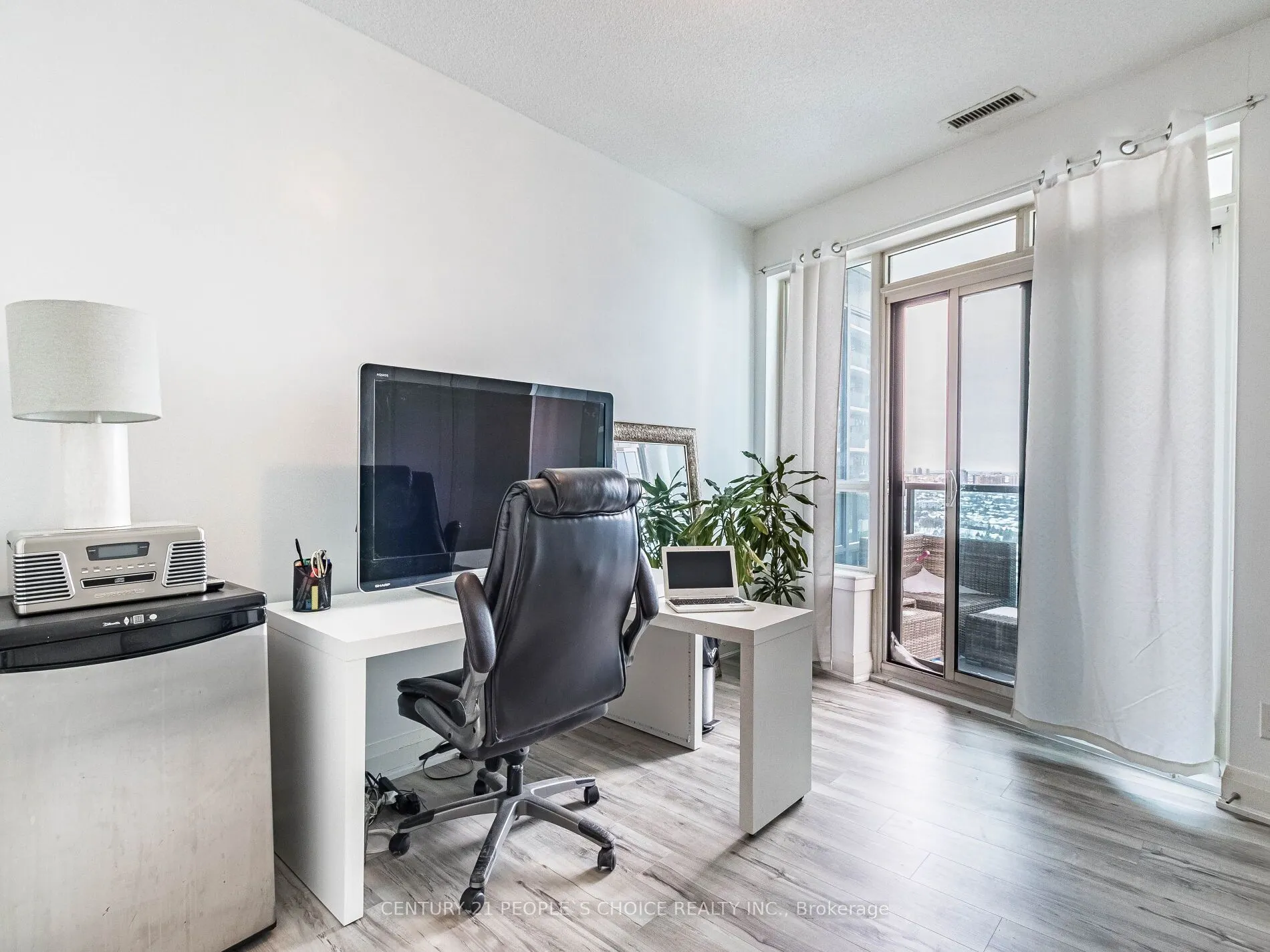 7161 Yonge Street, #2232