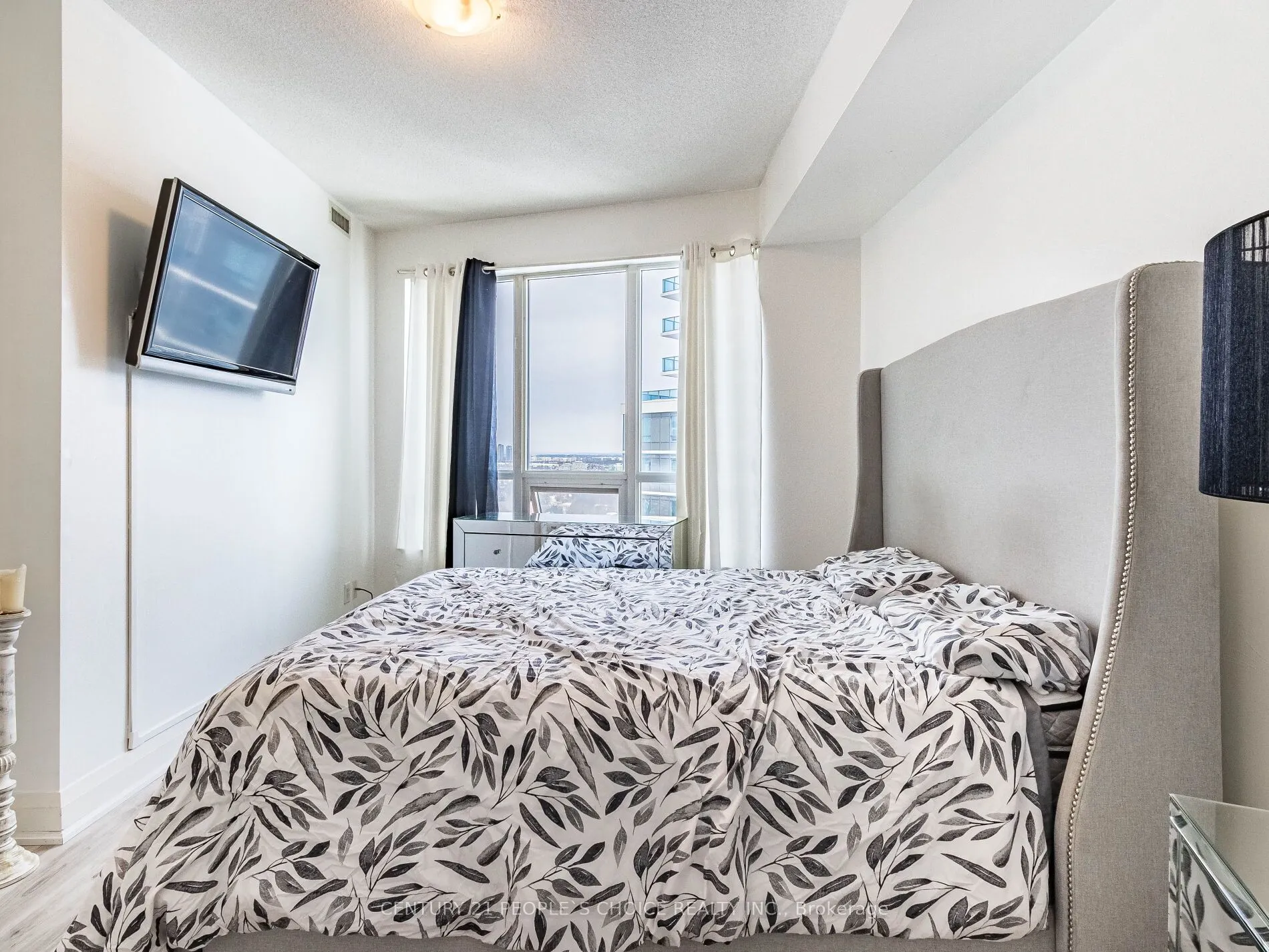 7161 Yonge Street, #2232