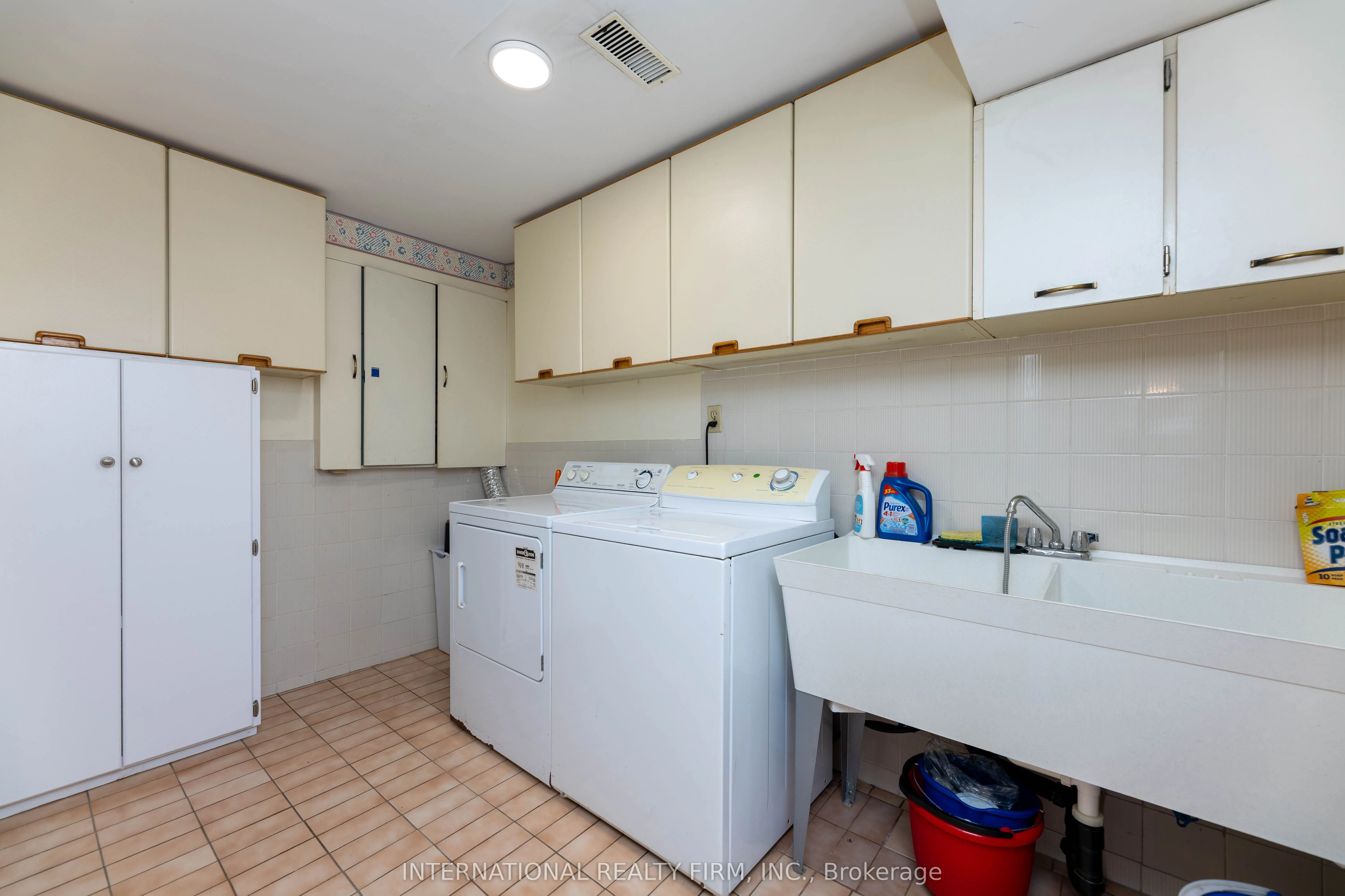 17 Southview Drive