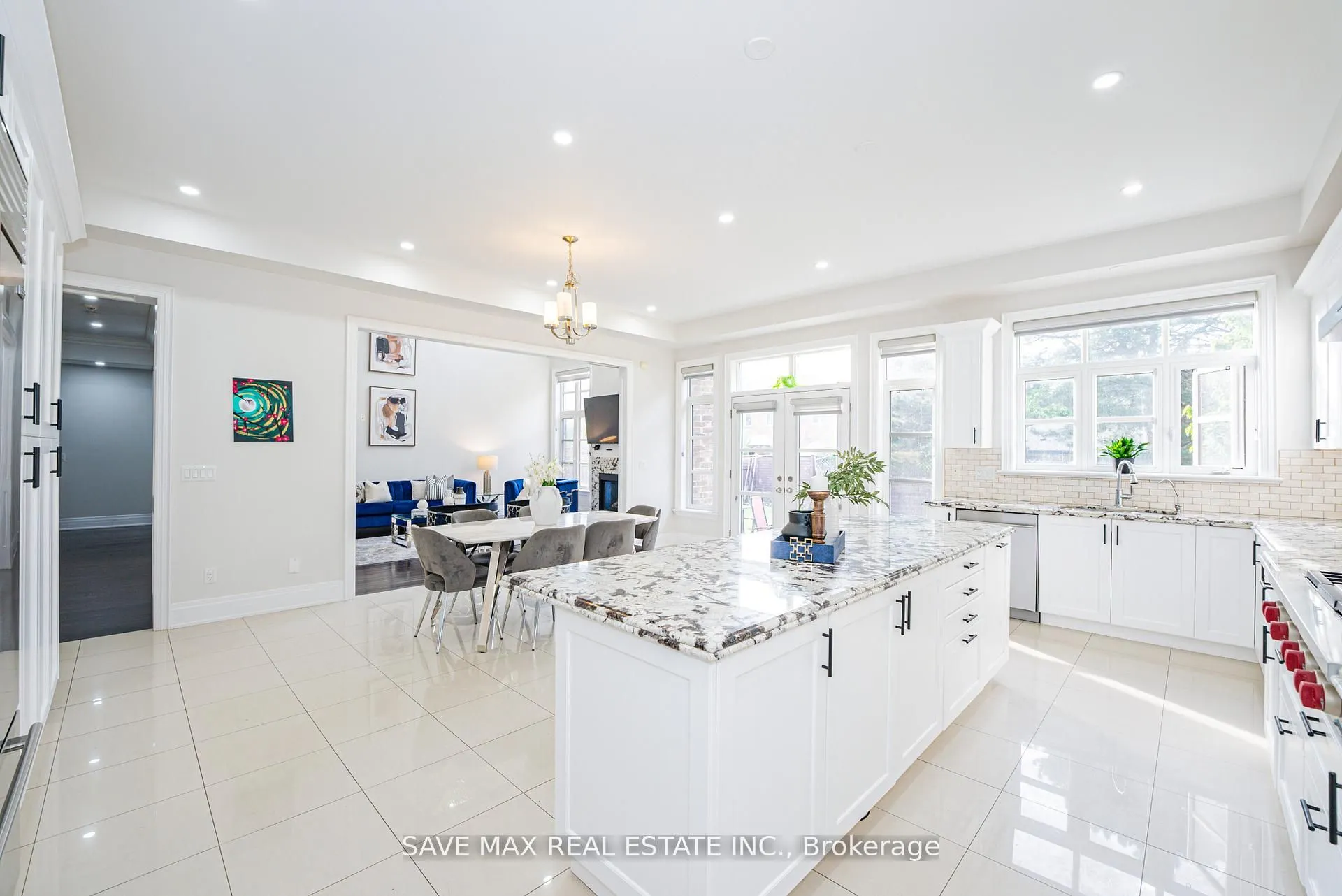 95 Sarracini Crescent