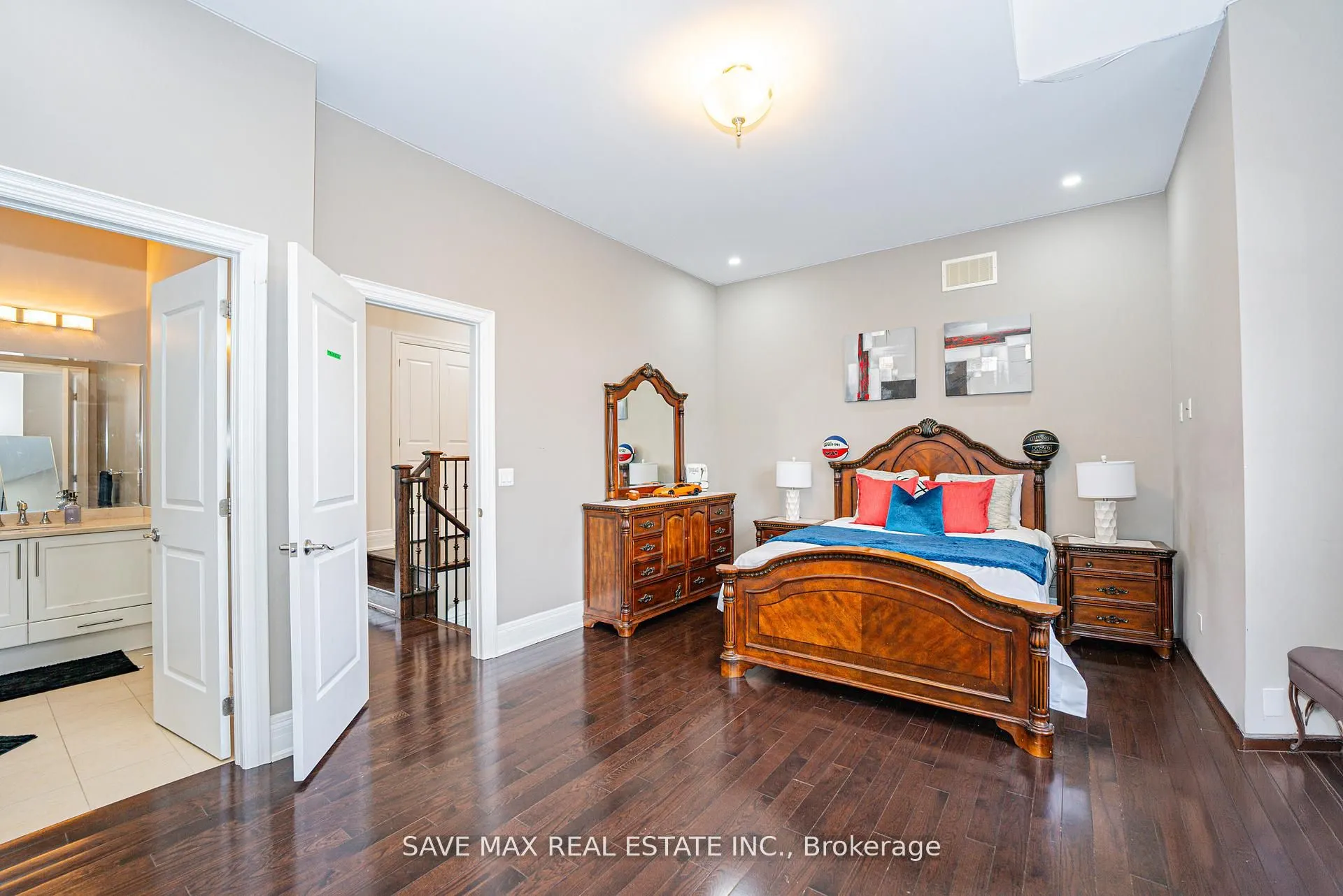 95 Sarracini Crescent