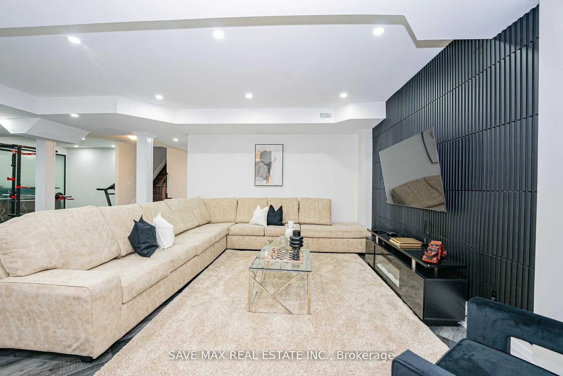 95 Sarracini Crescent