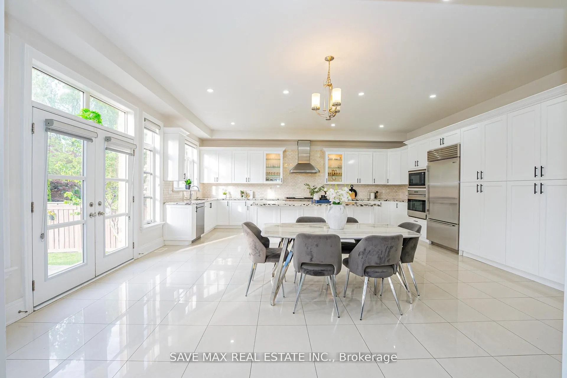 95 Sarracini Crescent