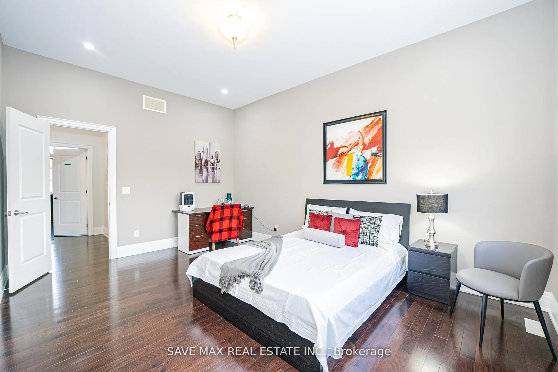 95 Sarracini Crescent