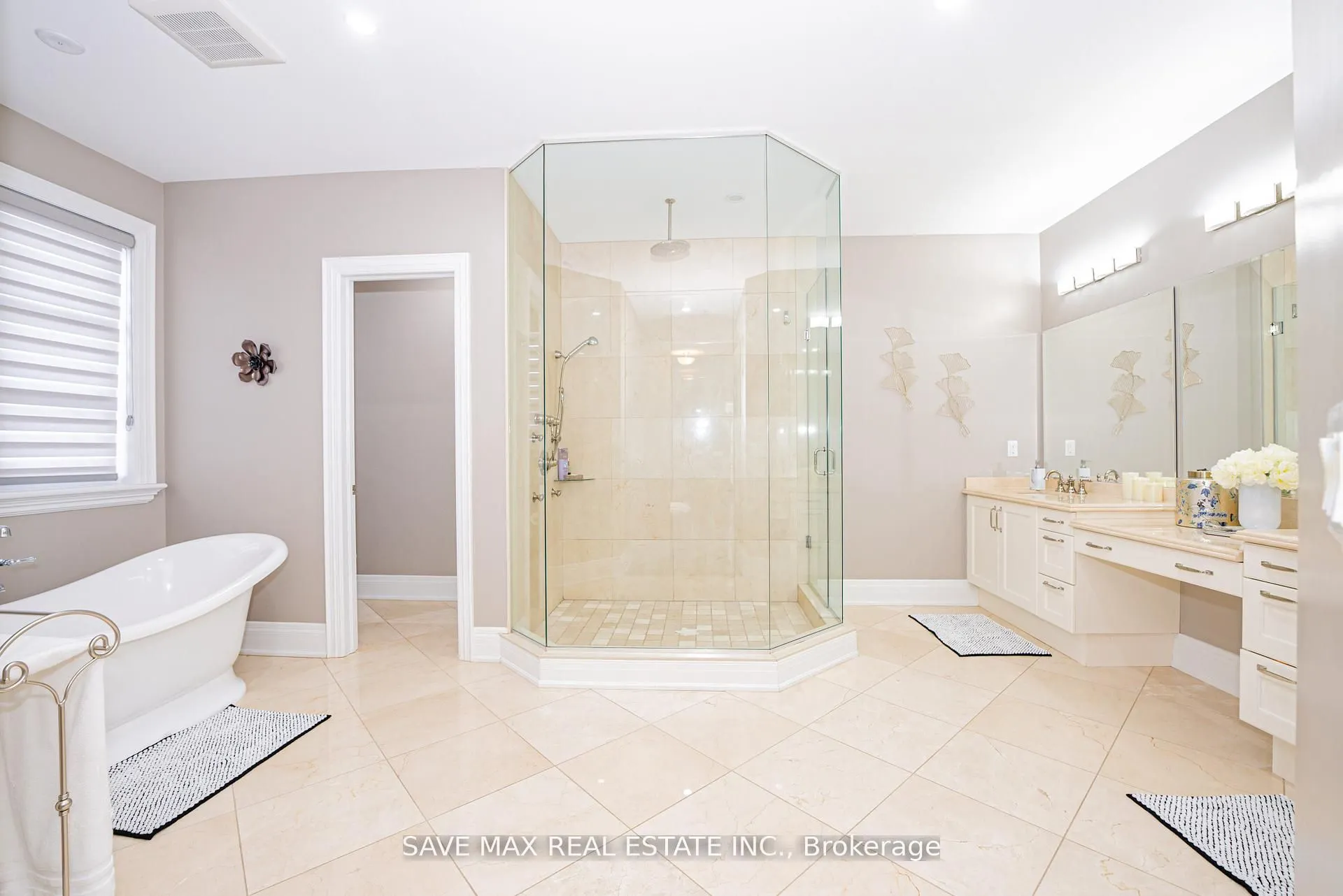 95 Sarracini Crescent