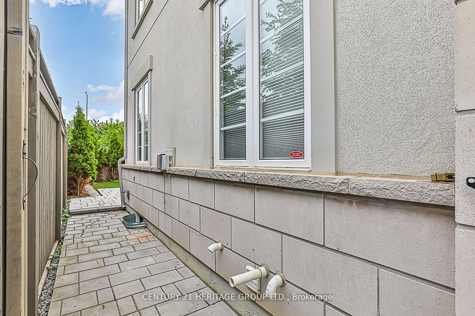2 Roy Harper Avenue