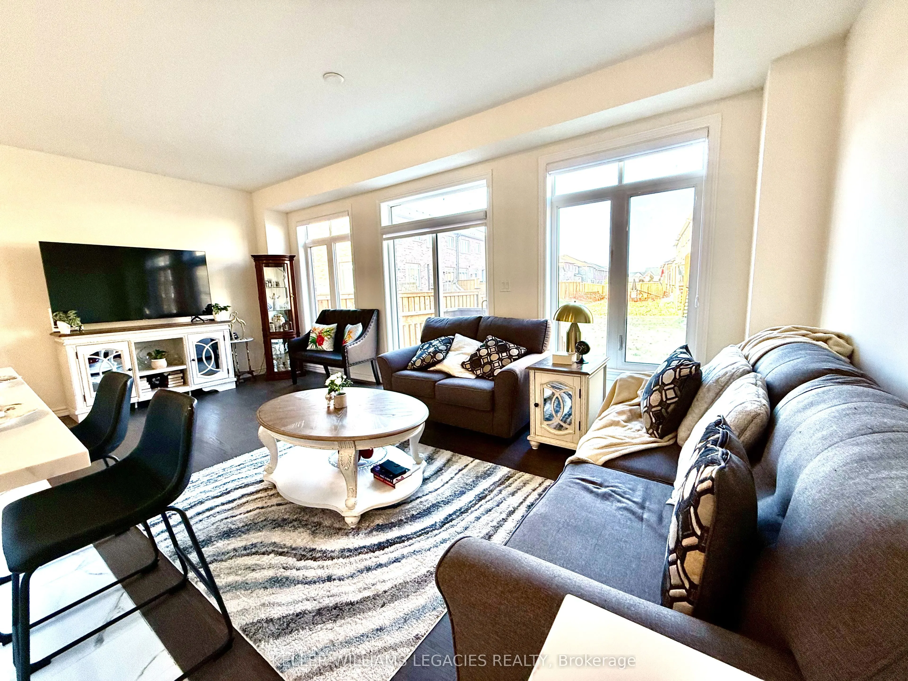 2229 Grainger Loop