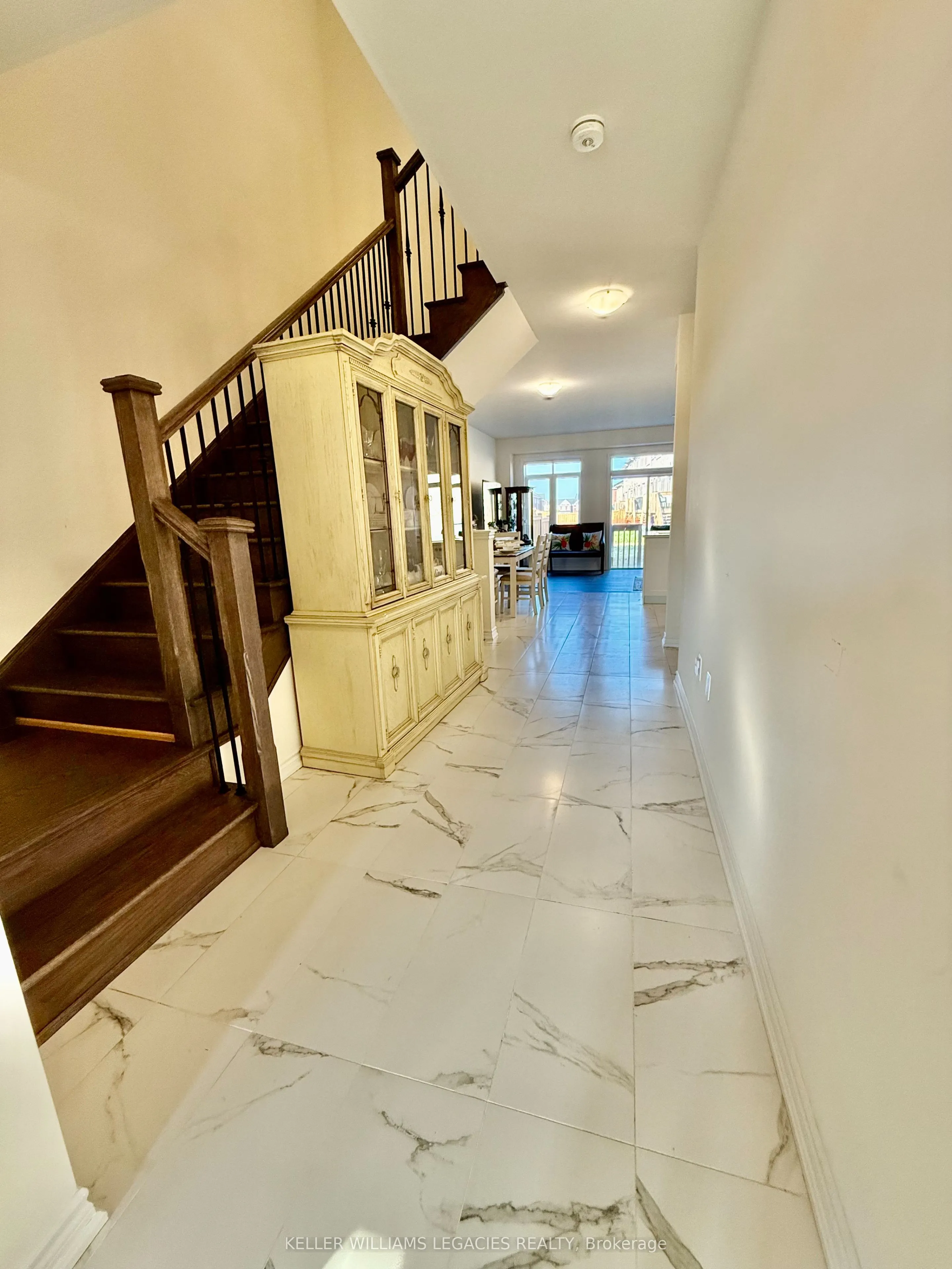2229 Grainger Loop