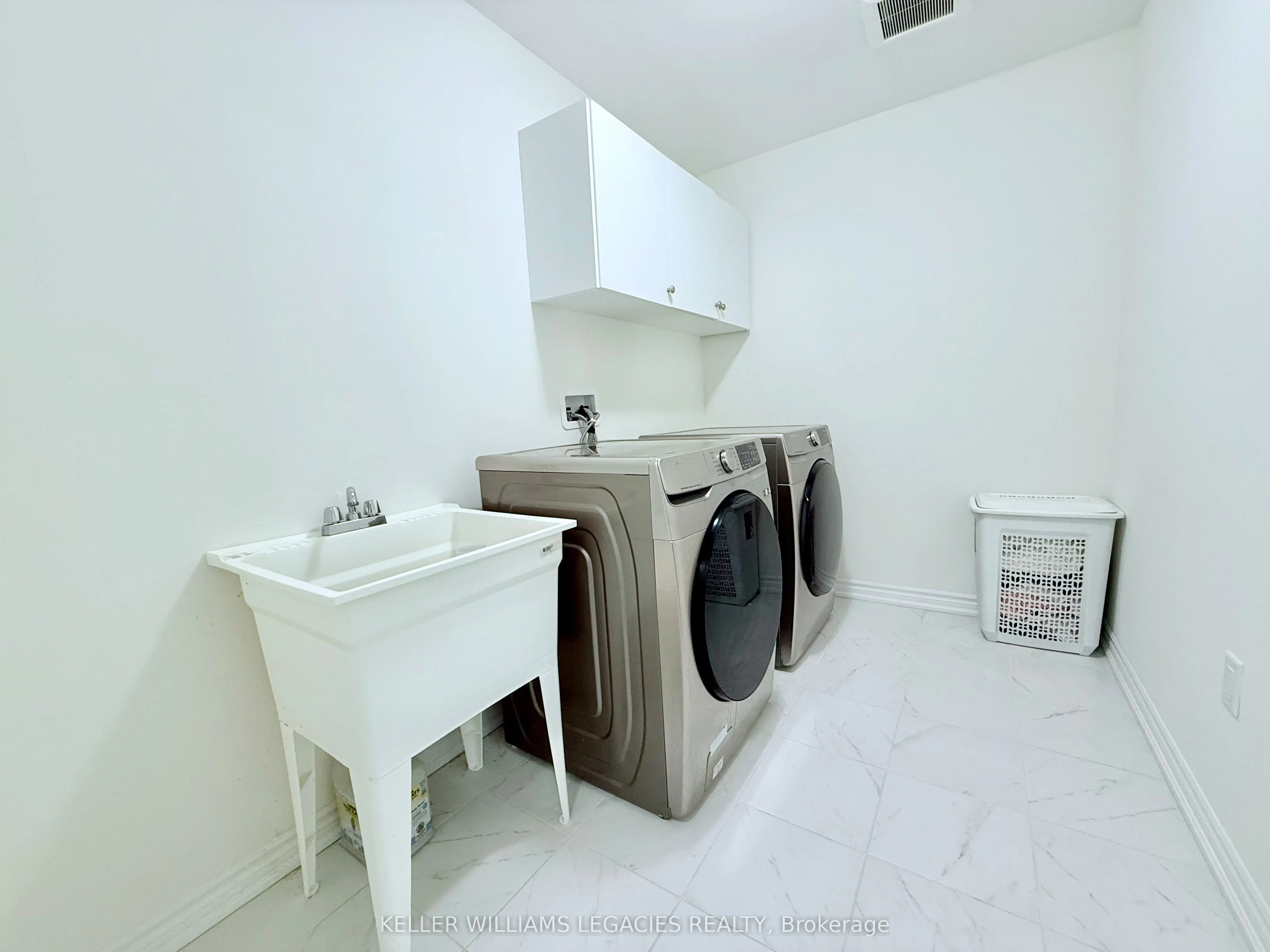 2229 Grainger Loop