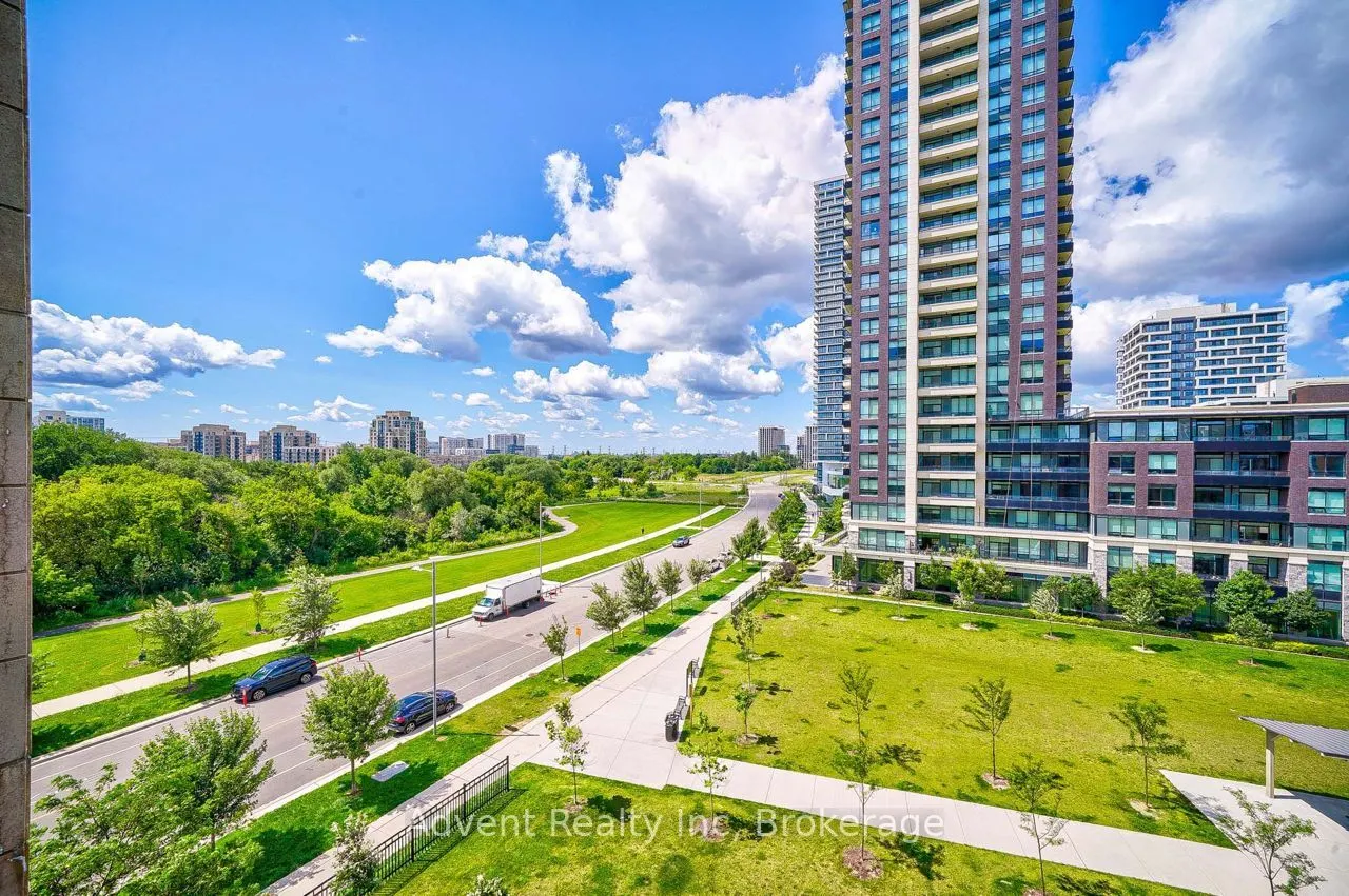 18 Uptown Drive, #725