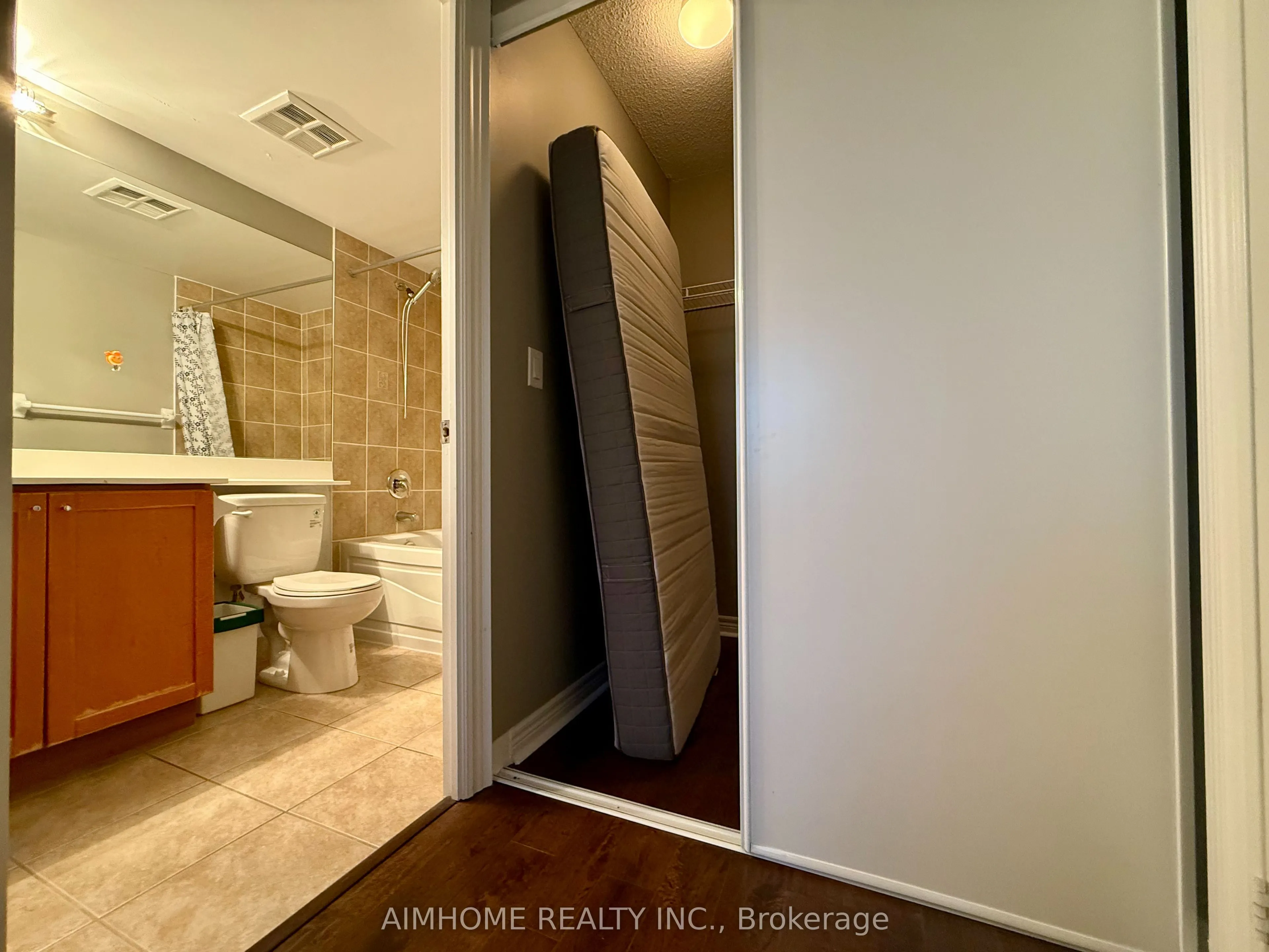 33 Cox Boulevard, #1218