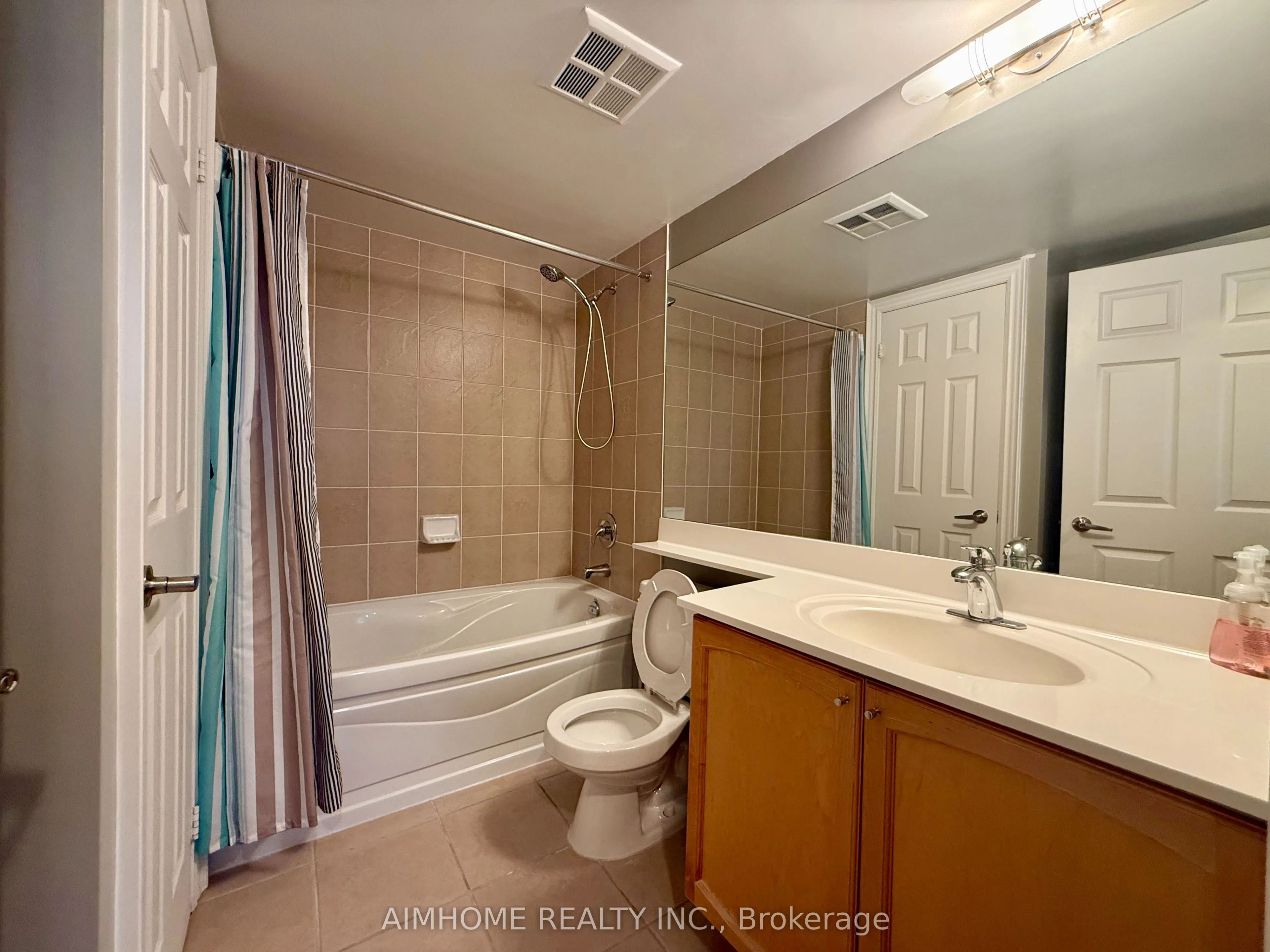 33 Cox Boulevard, #1218