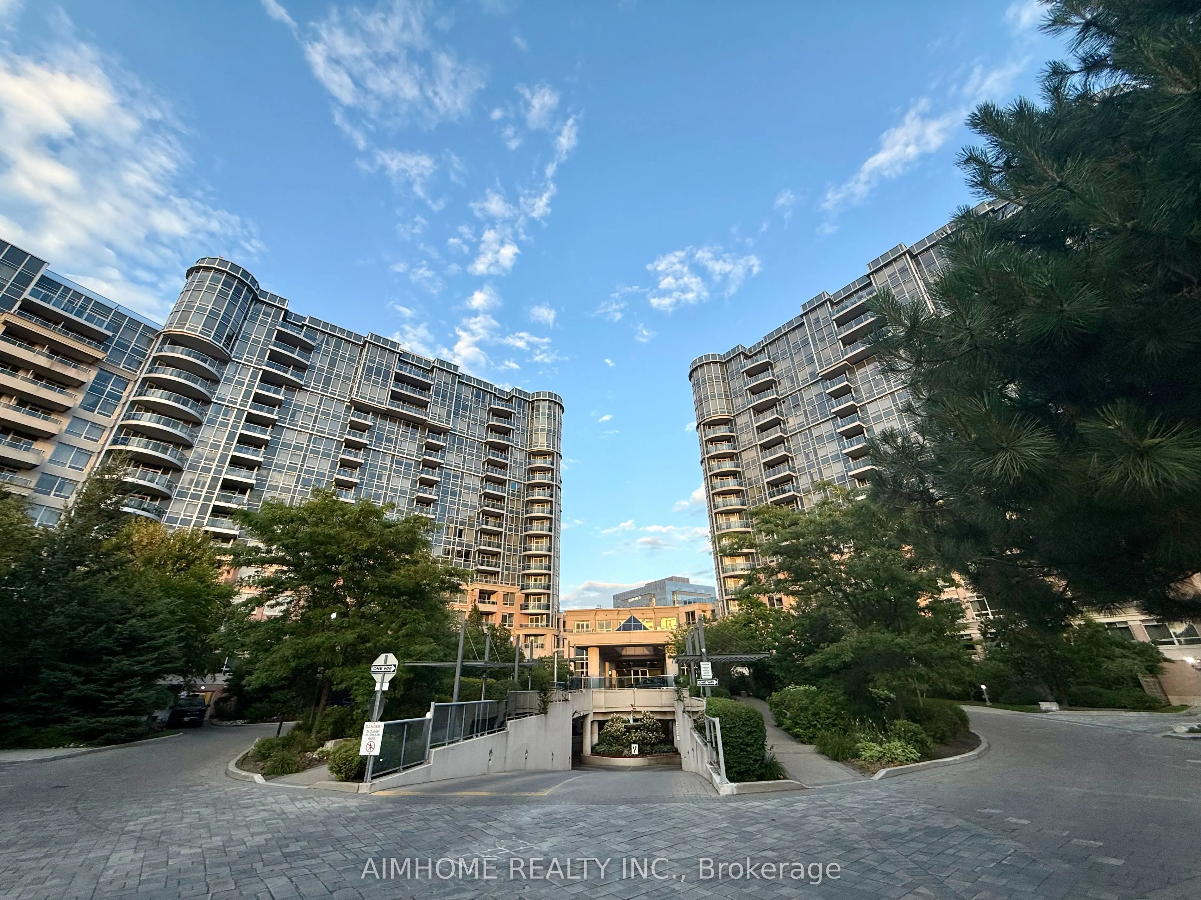 33 Cox Boulevard, #1218