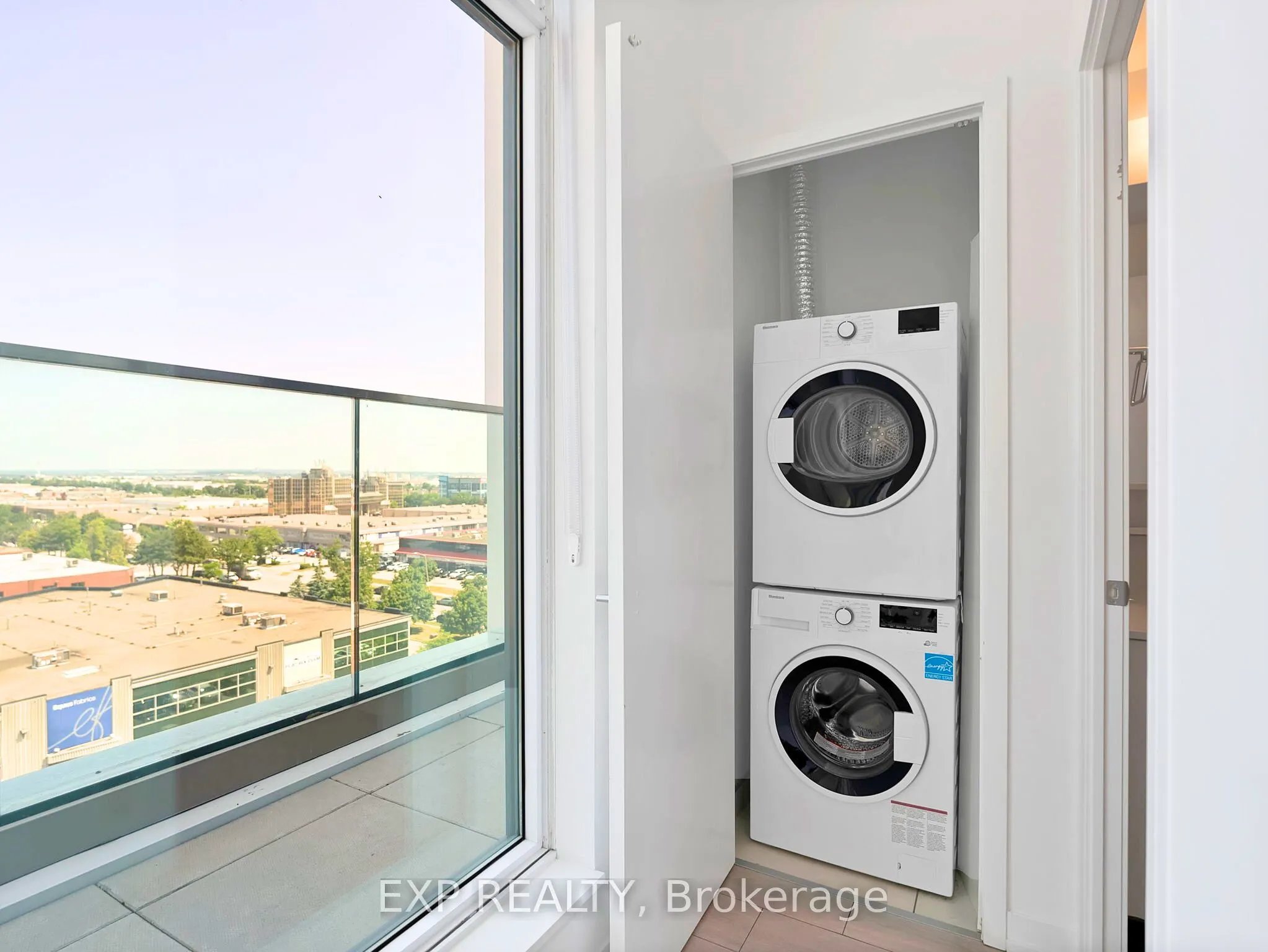 950 Portage Parkway, #Unit 811