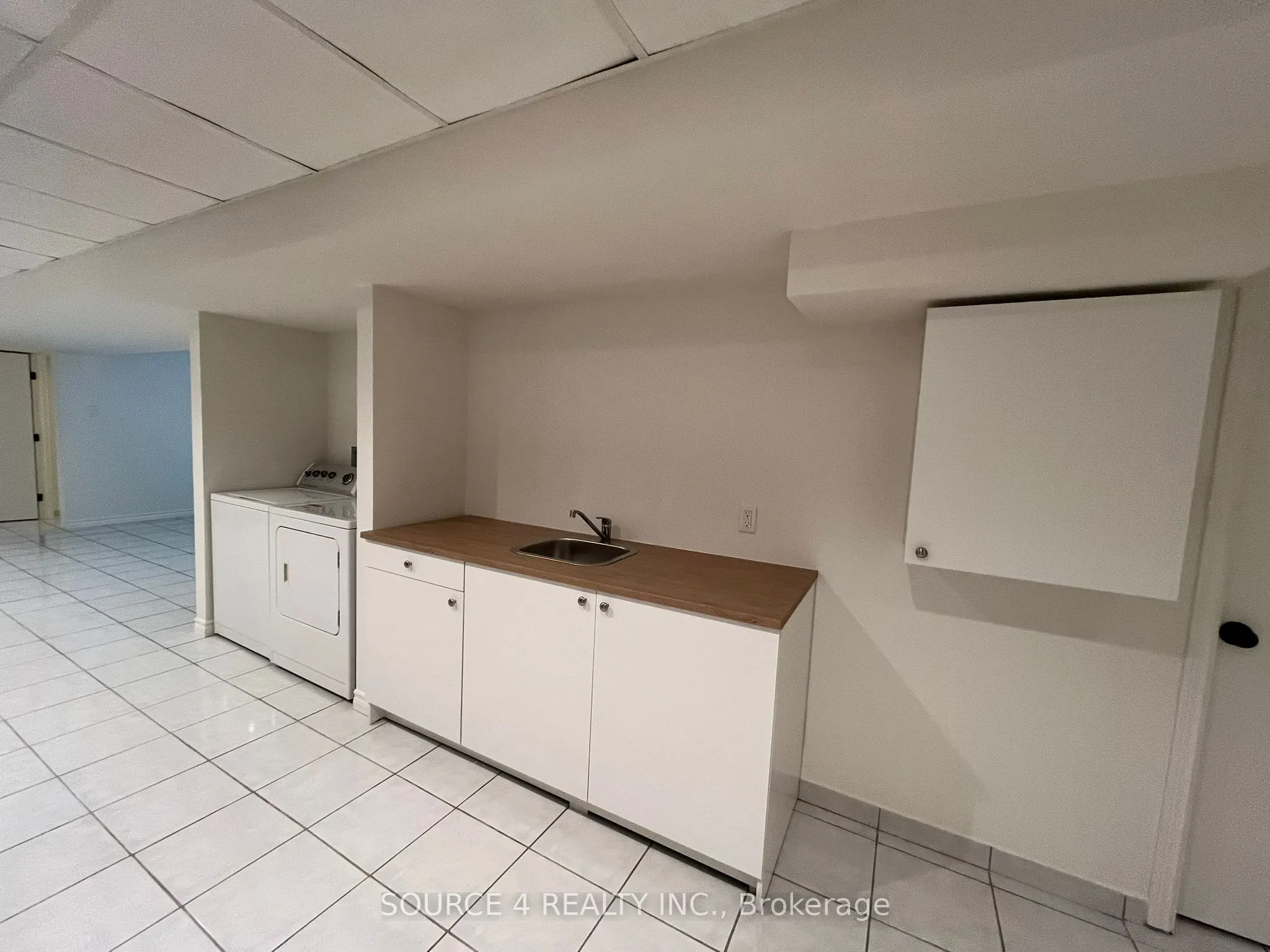 138 Venetian Crescent, #Basement