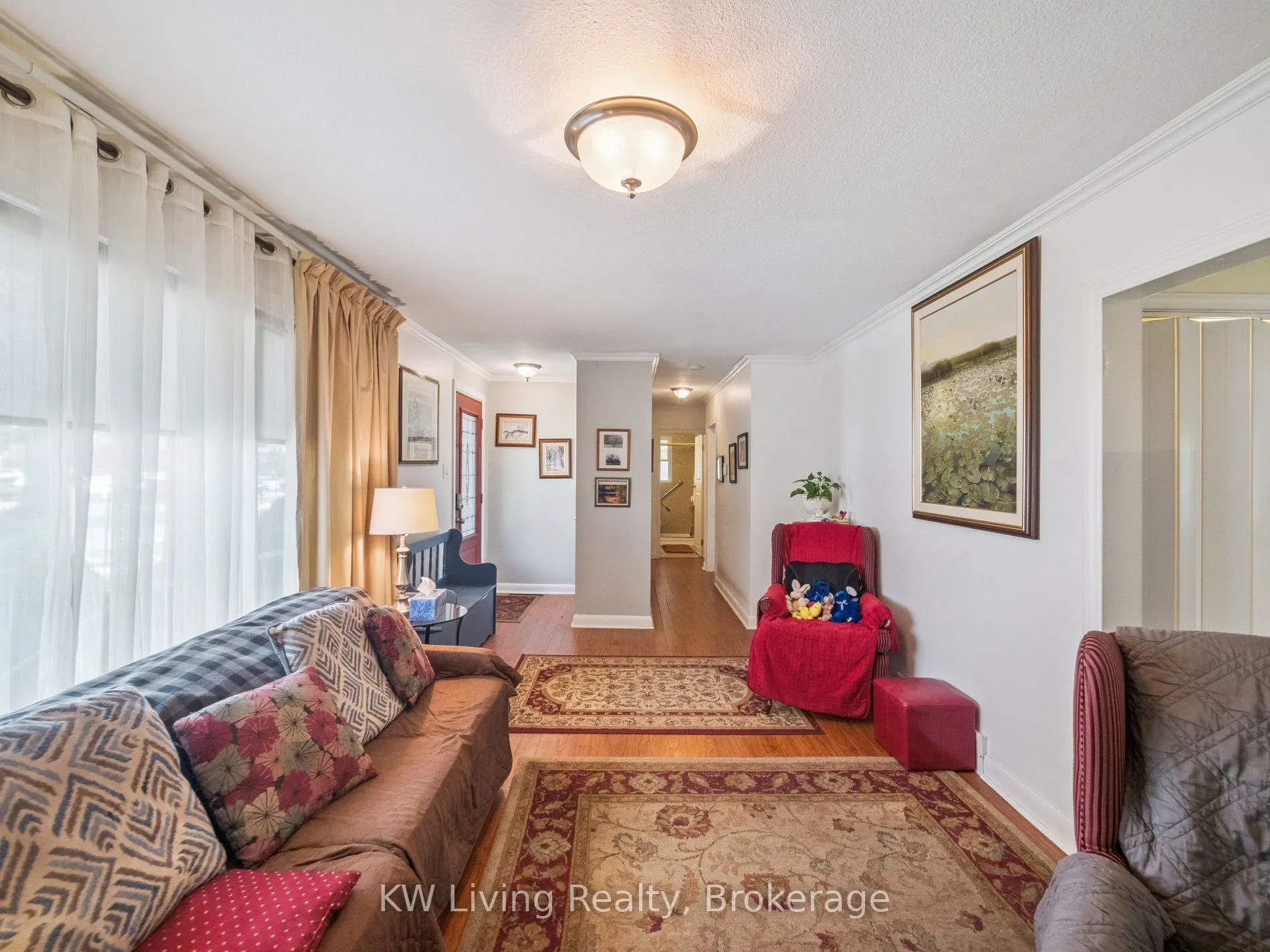 23 Wellington Street E