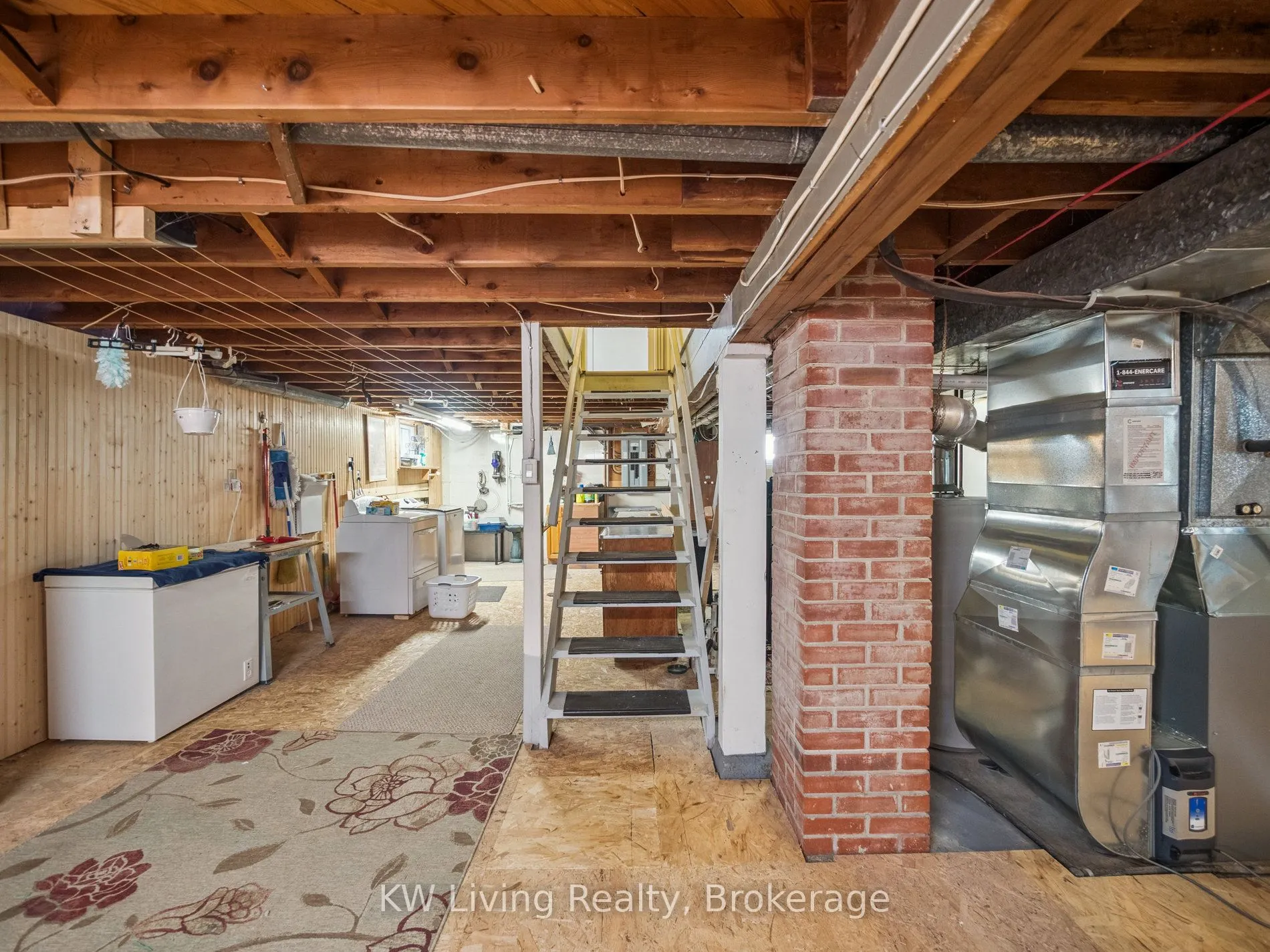 23 Wellington Street E
