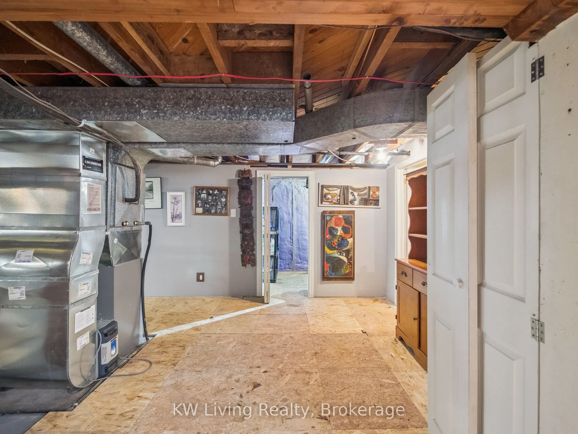 23 Wellington Street E