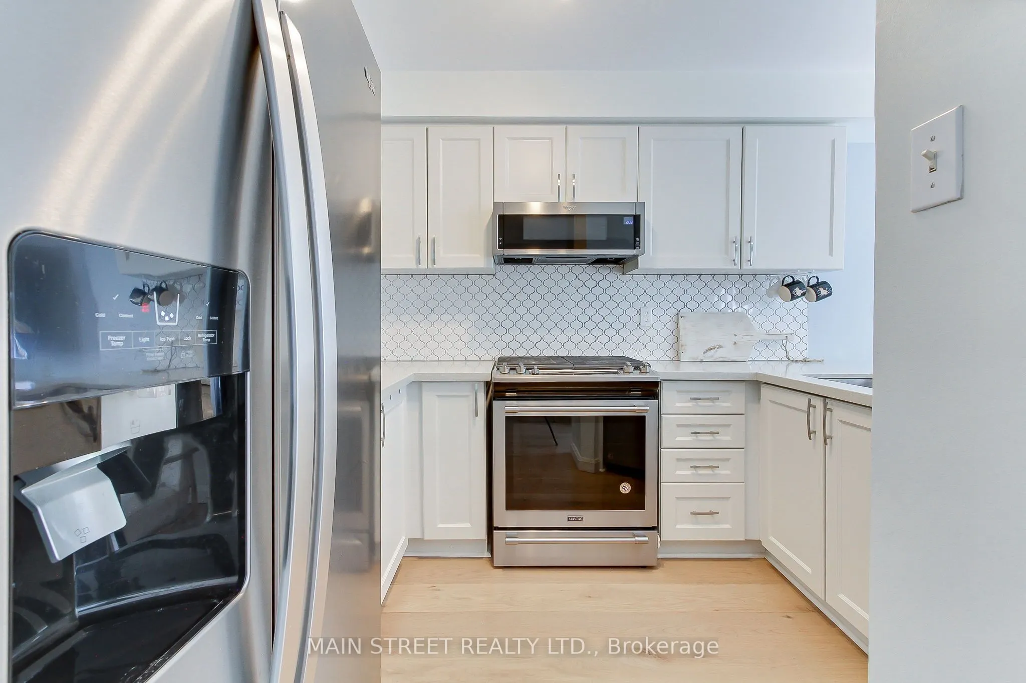 228 Warner Crescent