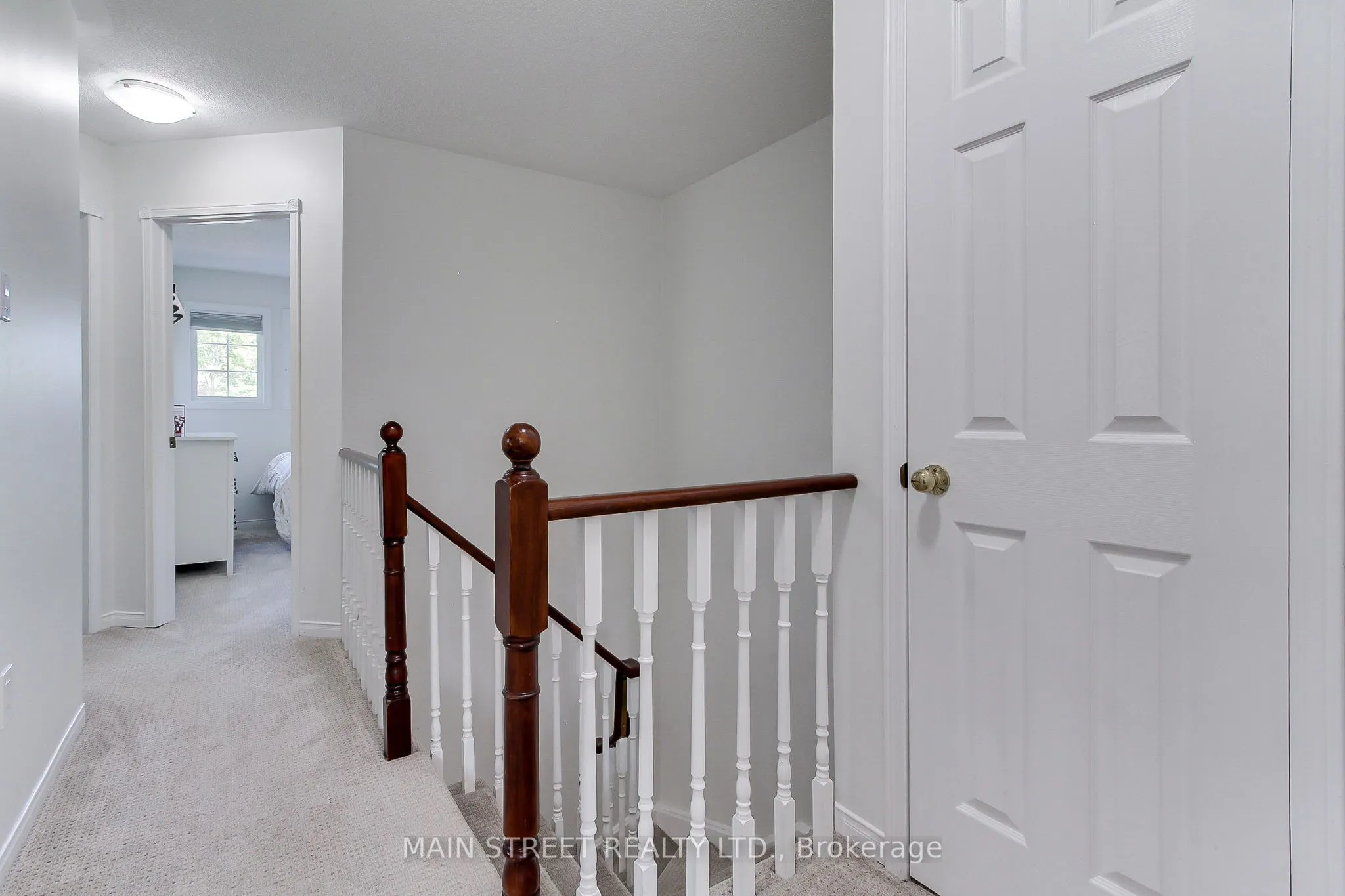 228 Warner Crescent