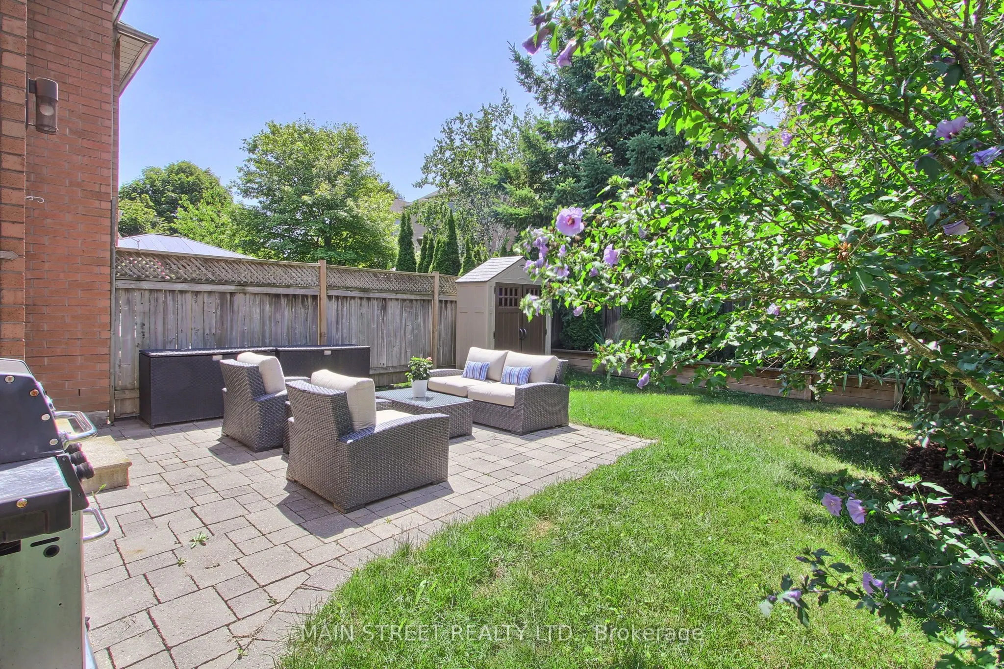 228 Warner Crescent