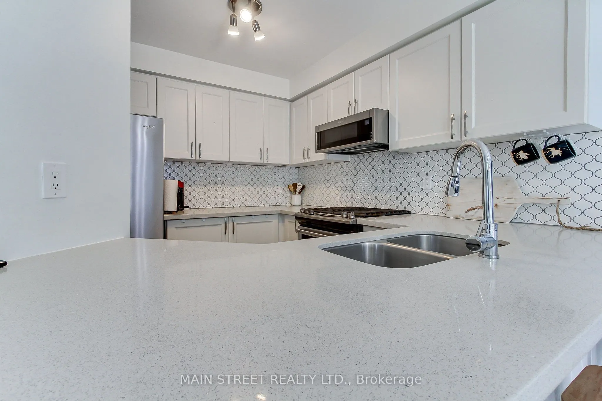 228 Warner Crescent