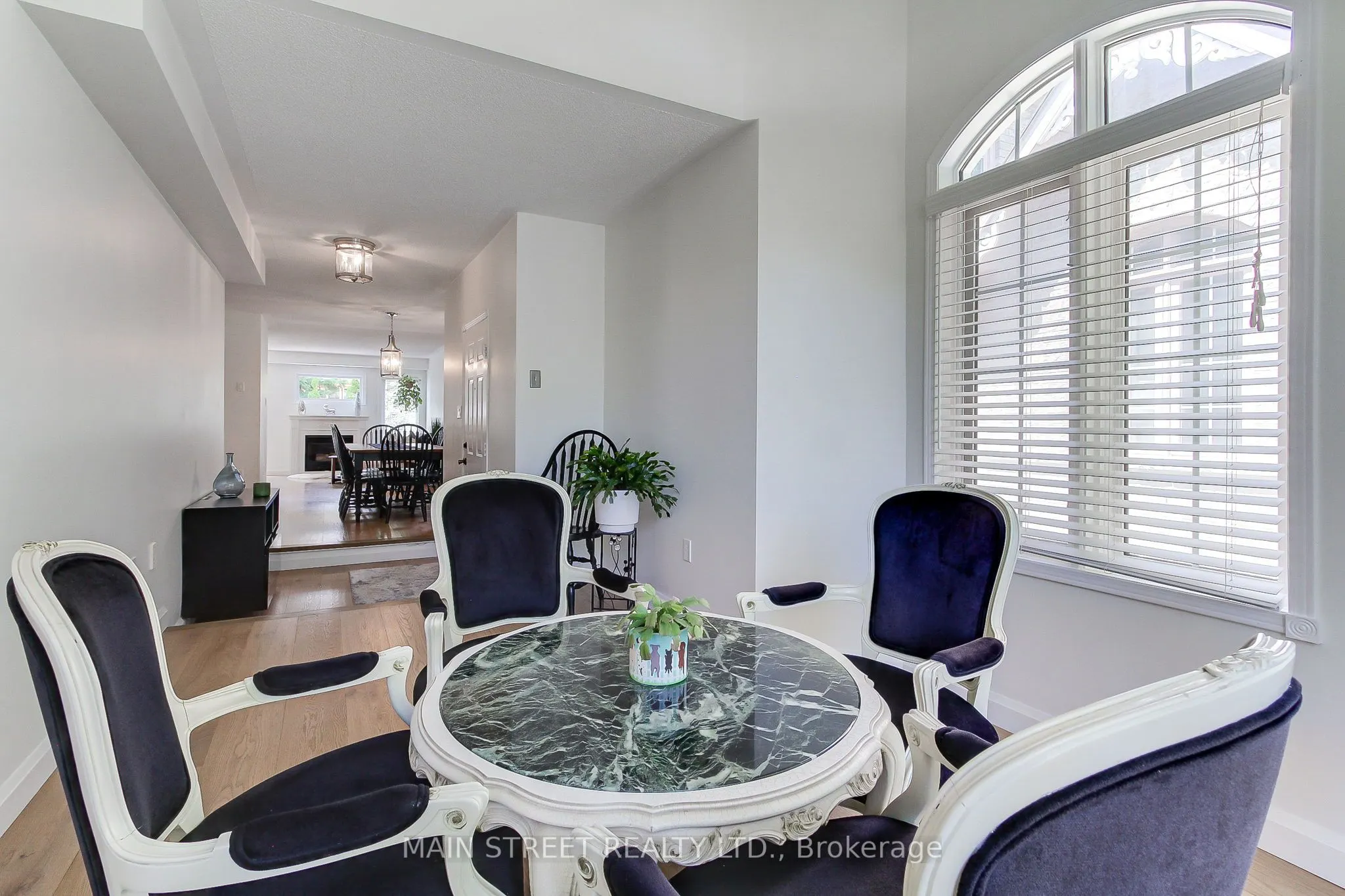 228 Warner Crescent