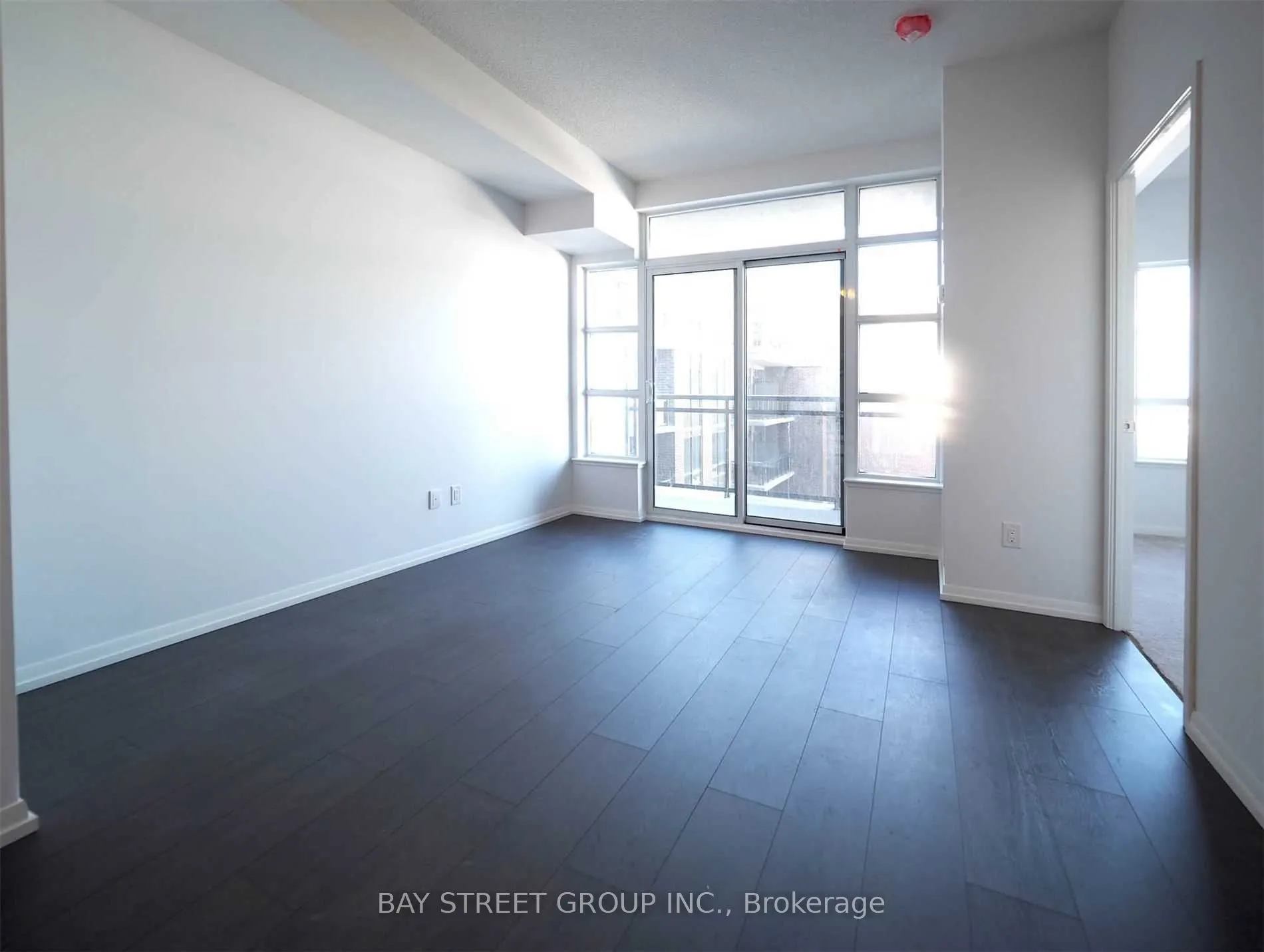 540 Bur Oak Avenue, #602