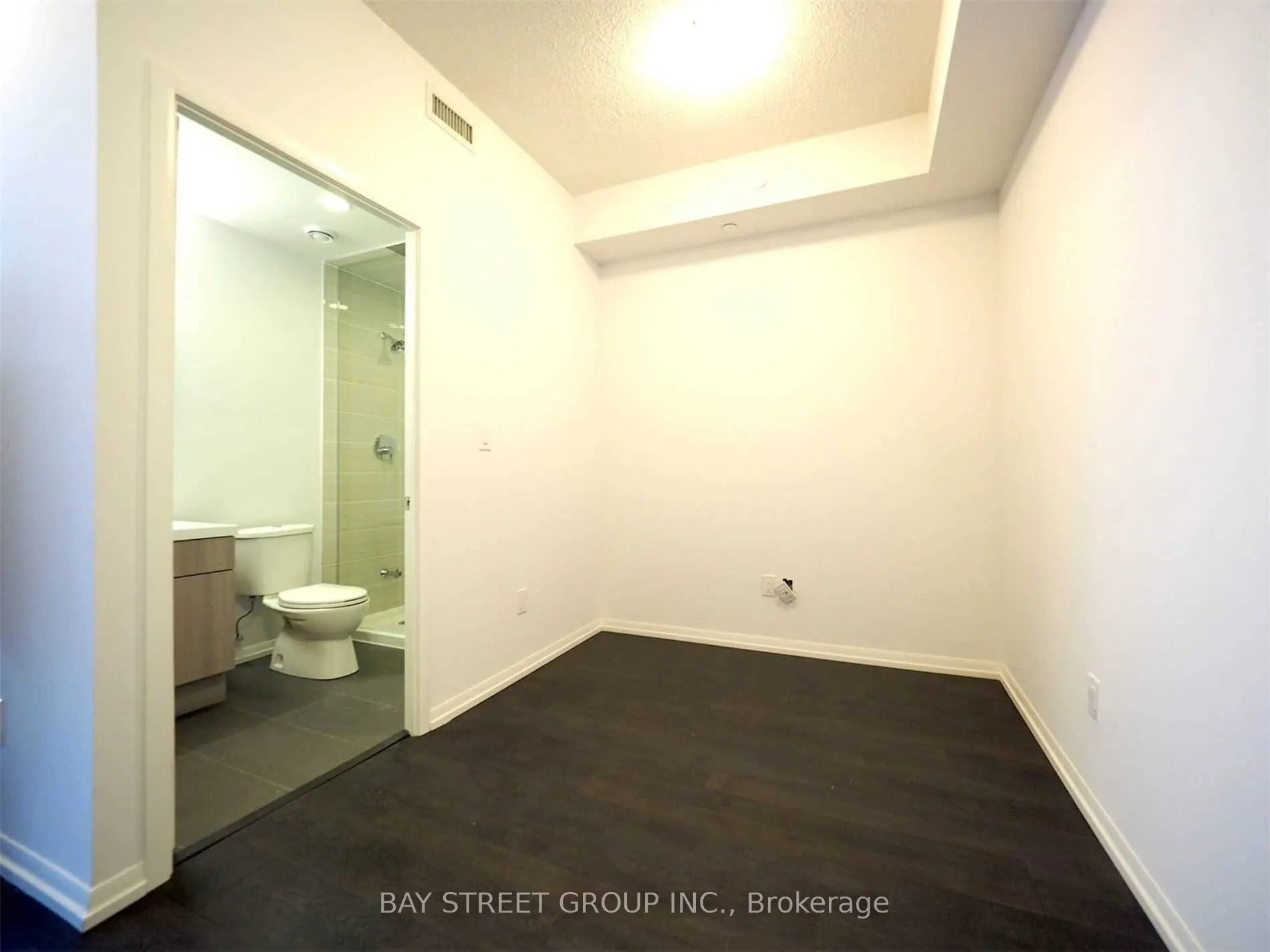 540 Bur Oak Avenue, #602