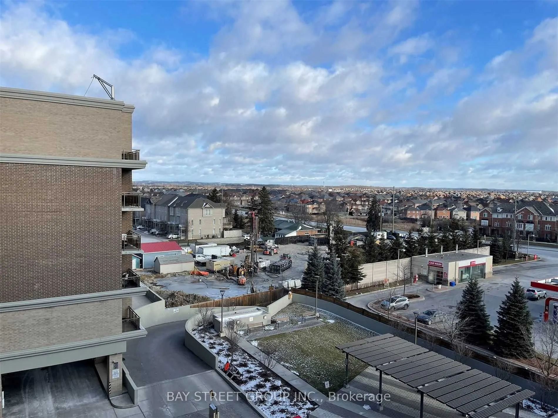 540 Bur Oak Avenue, #602