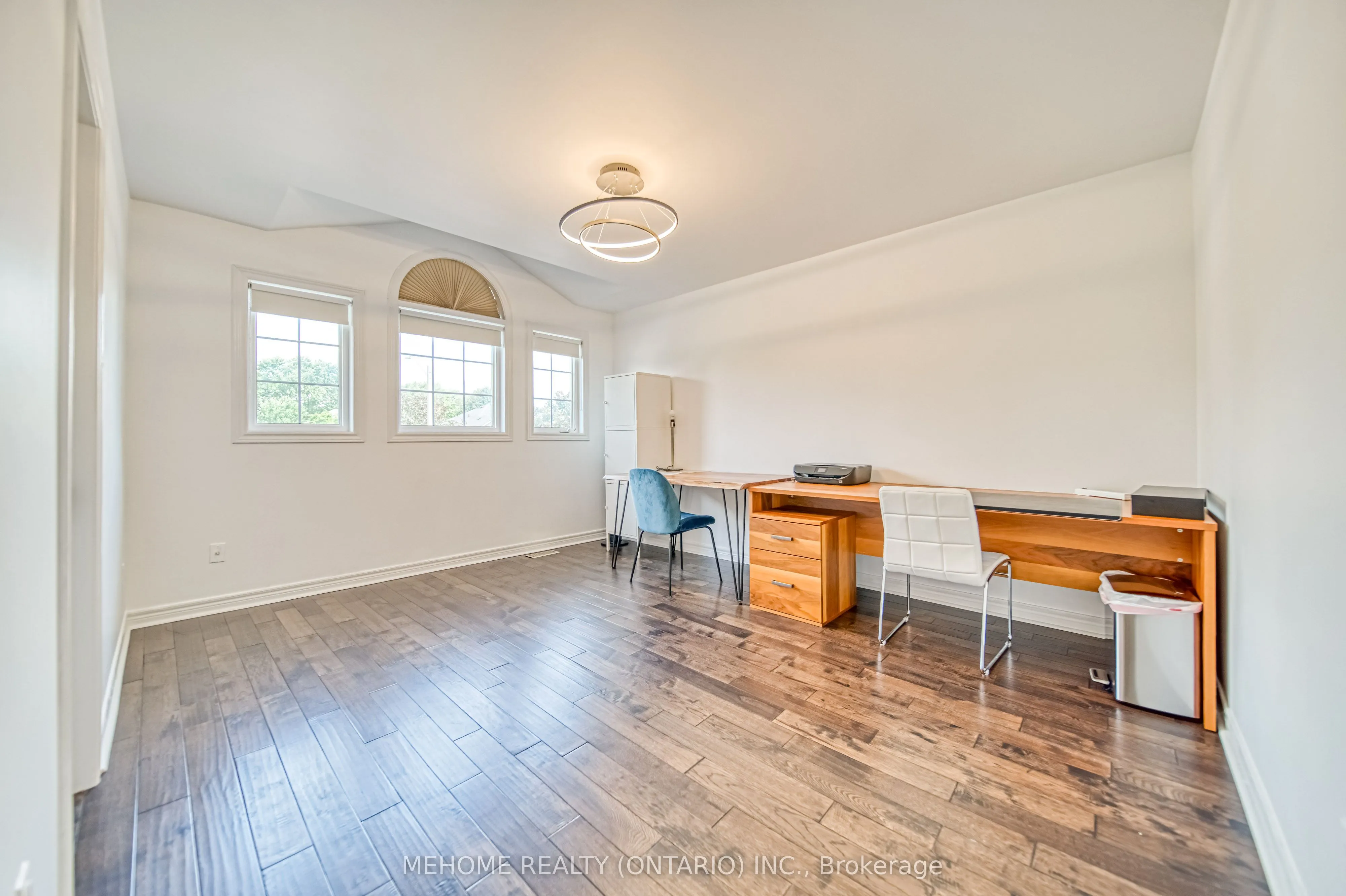98 Leyburn Avenue, #MAIN
