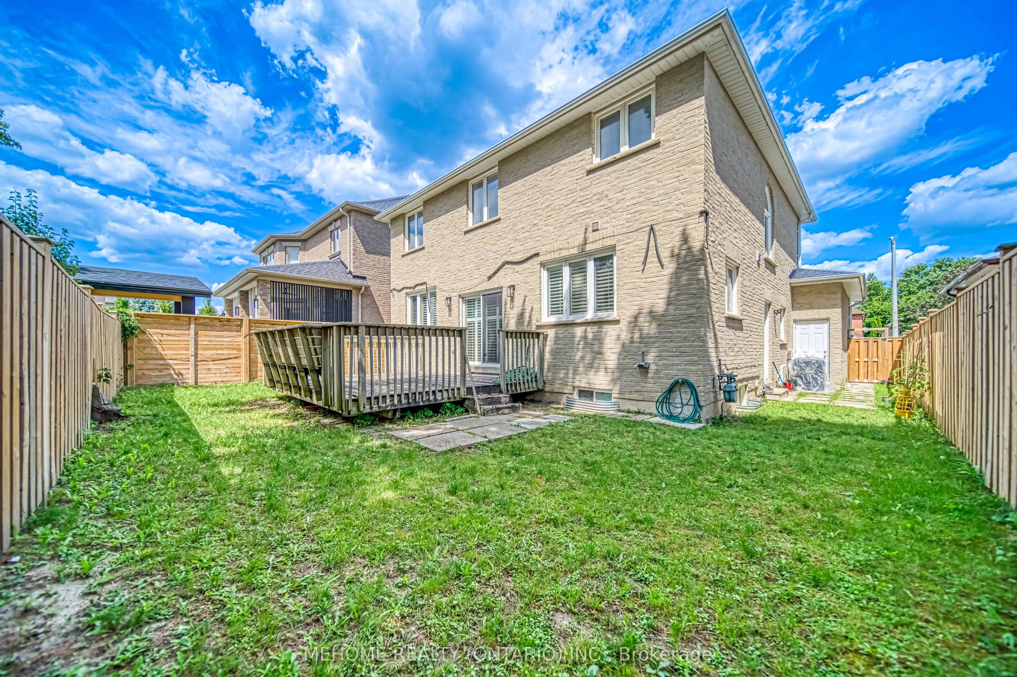 98 Leyburn Avenue, #MAIN