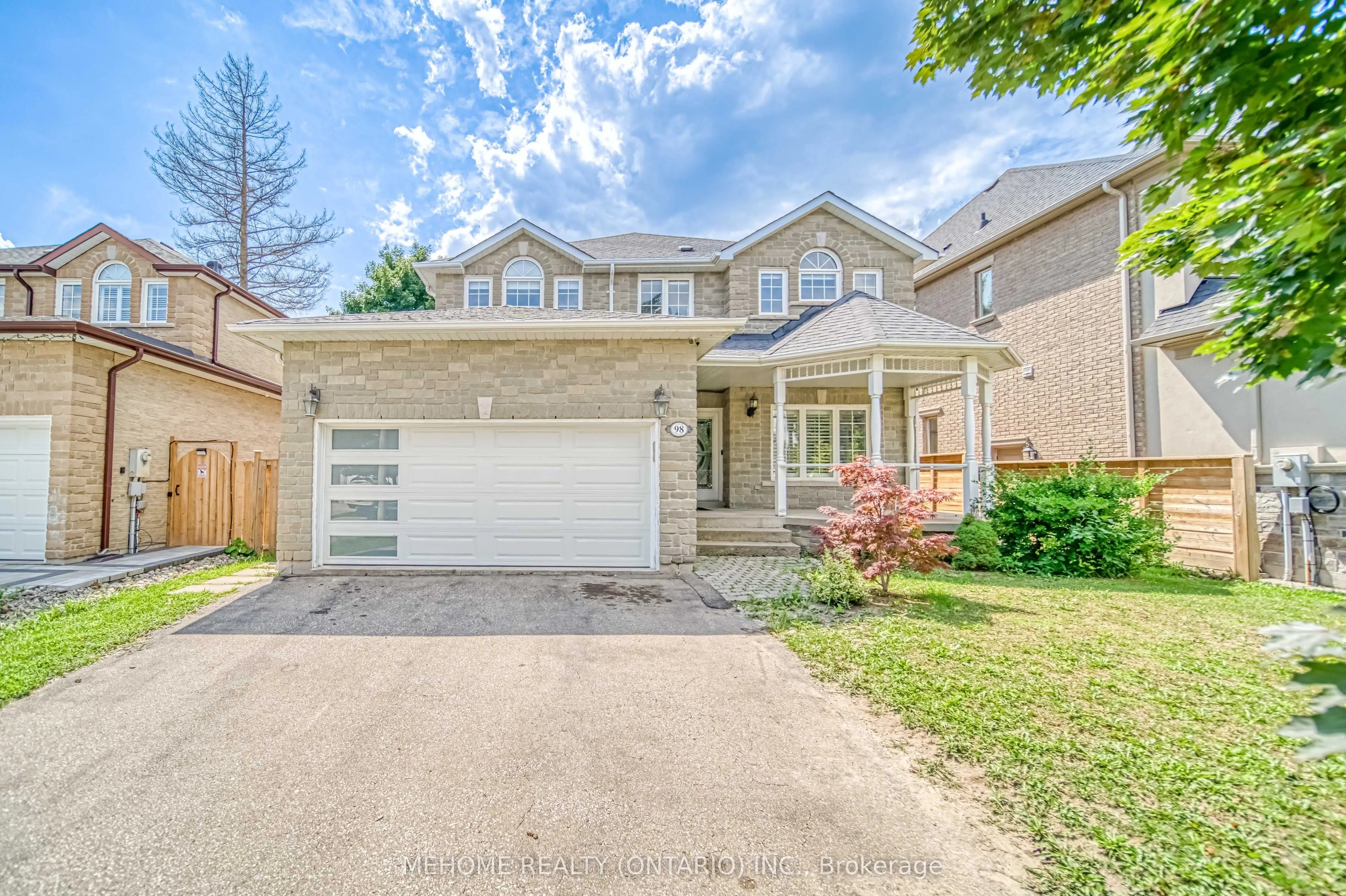98 Leyburn Avenue, #MAIN