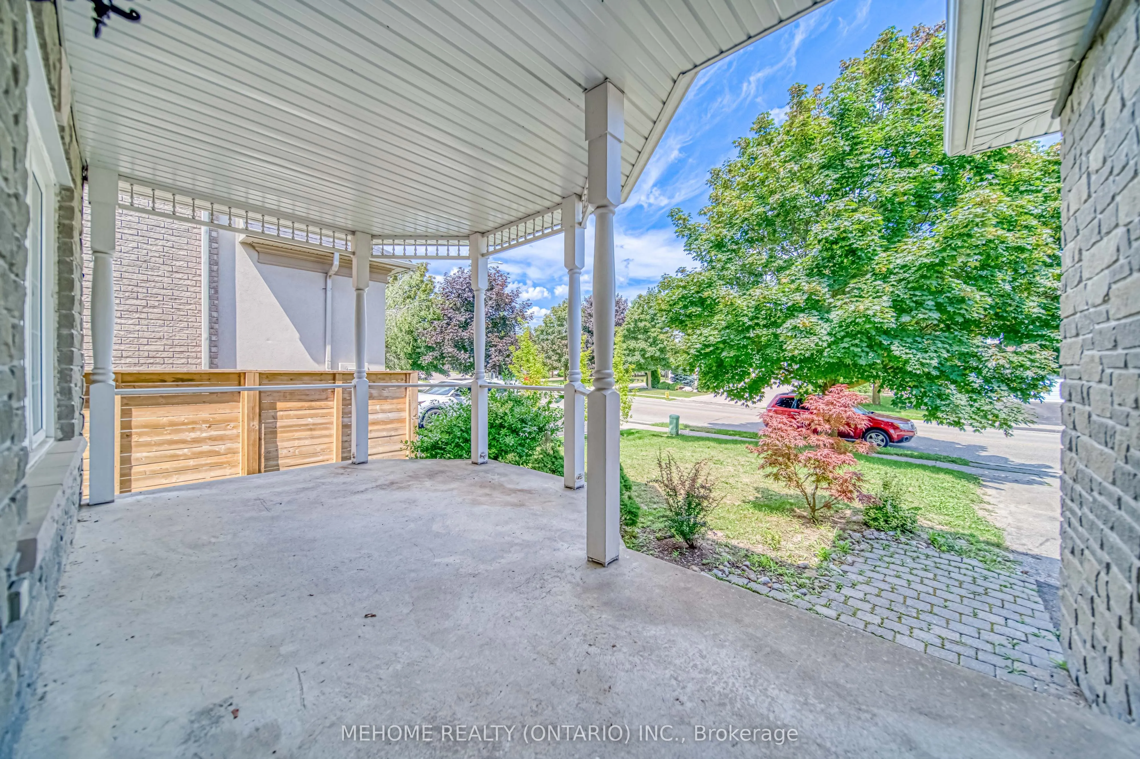 98 Leyburn Avenue, #MAIN
