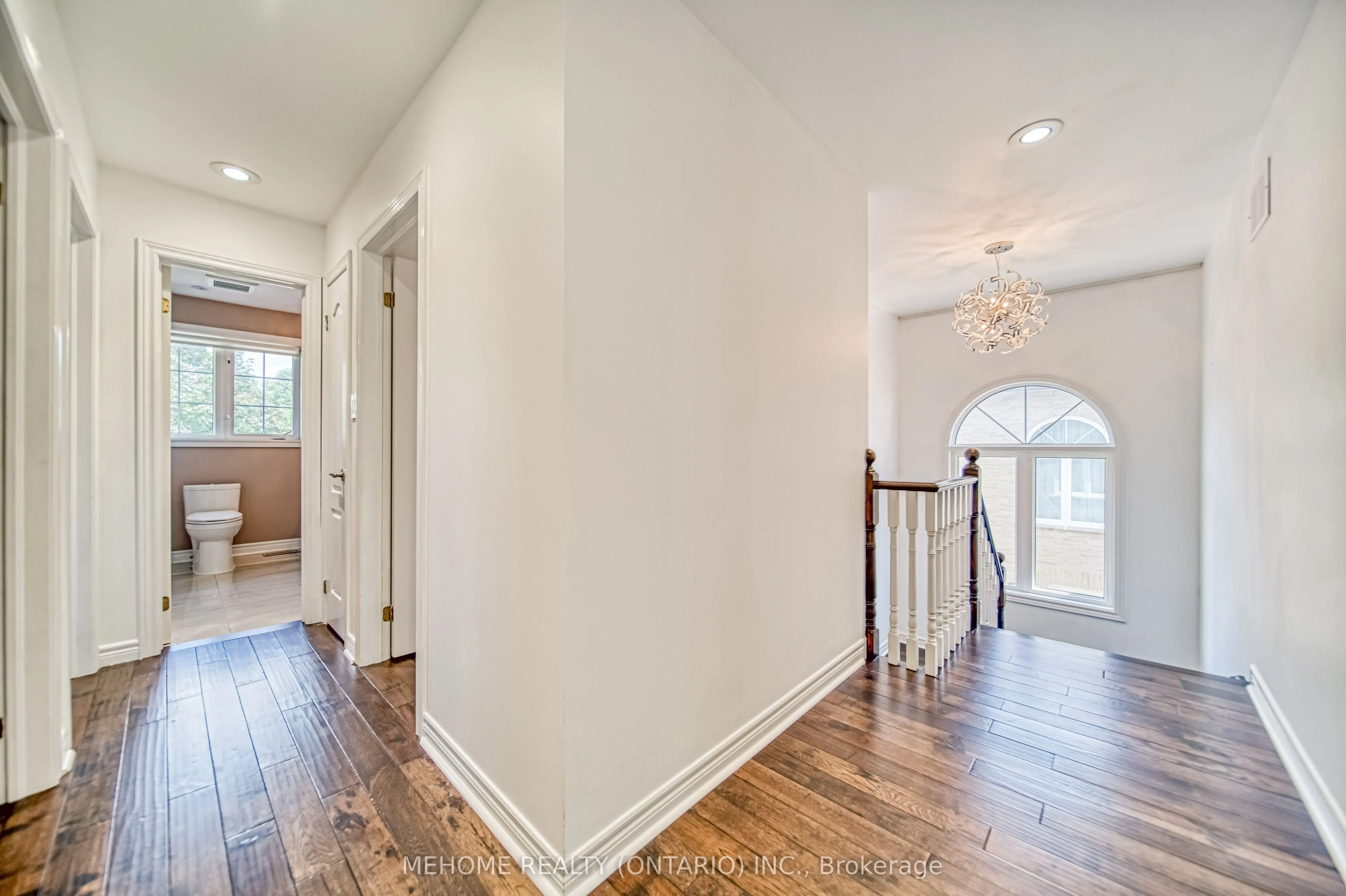 98 Leyburn Avenue, #MAIN