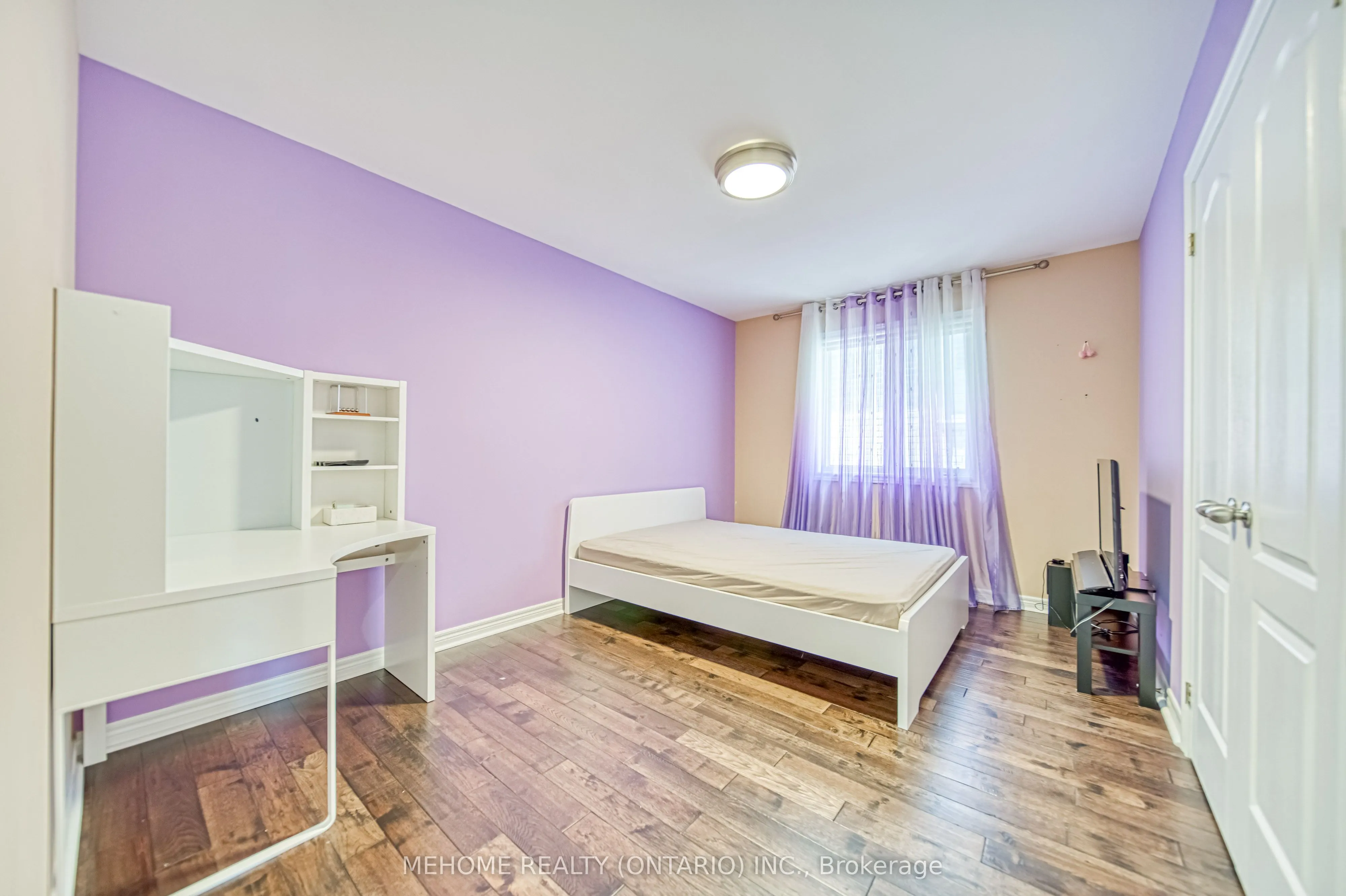 98 Leyburn Avenue, #MAIN