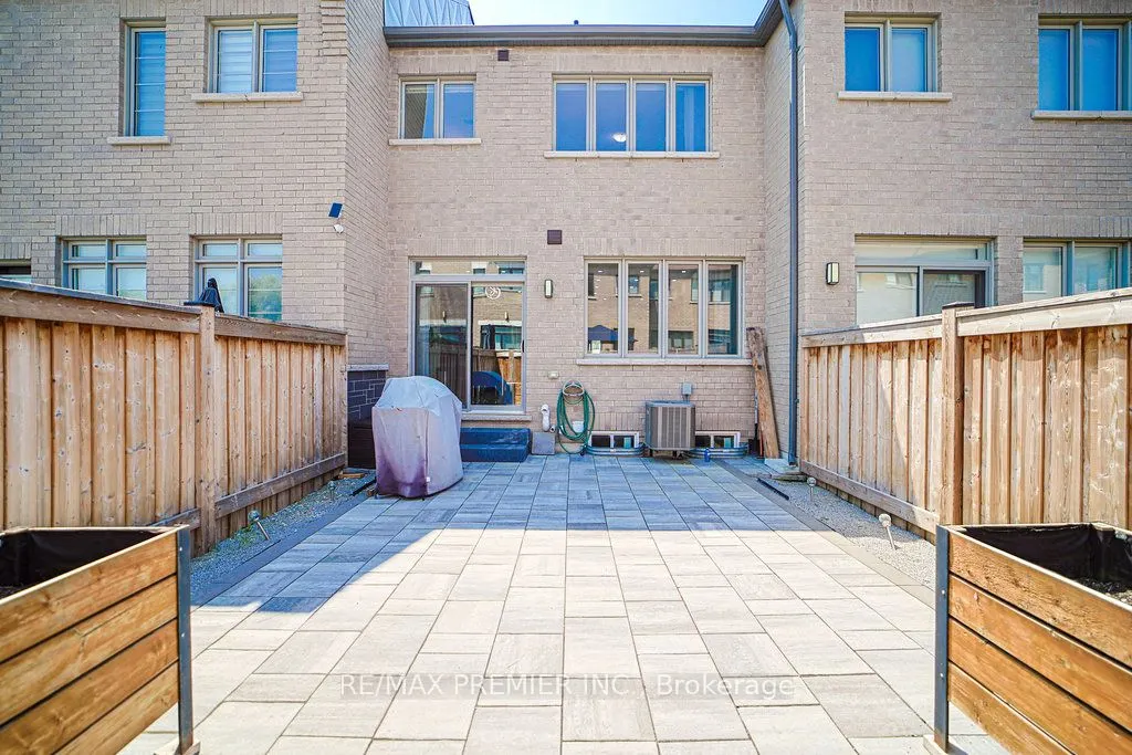 131 Landolfi Way