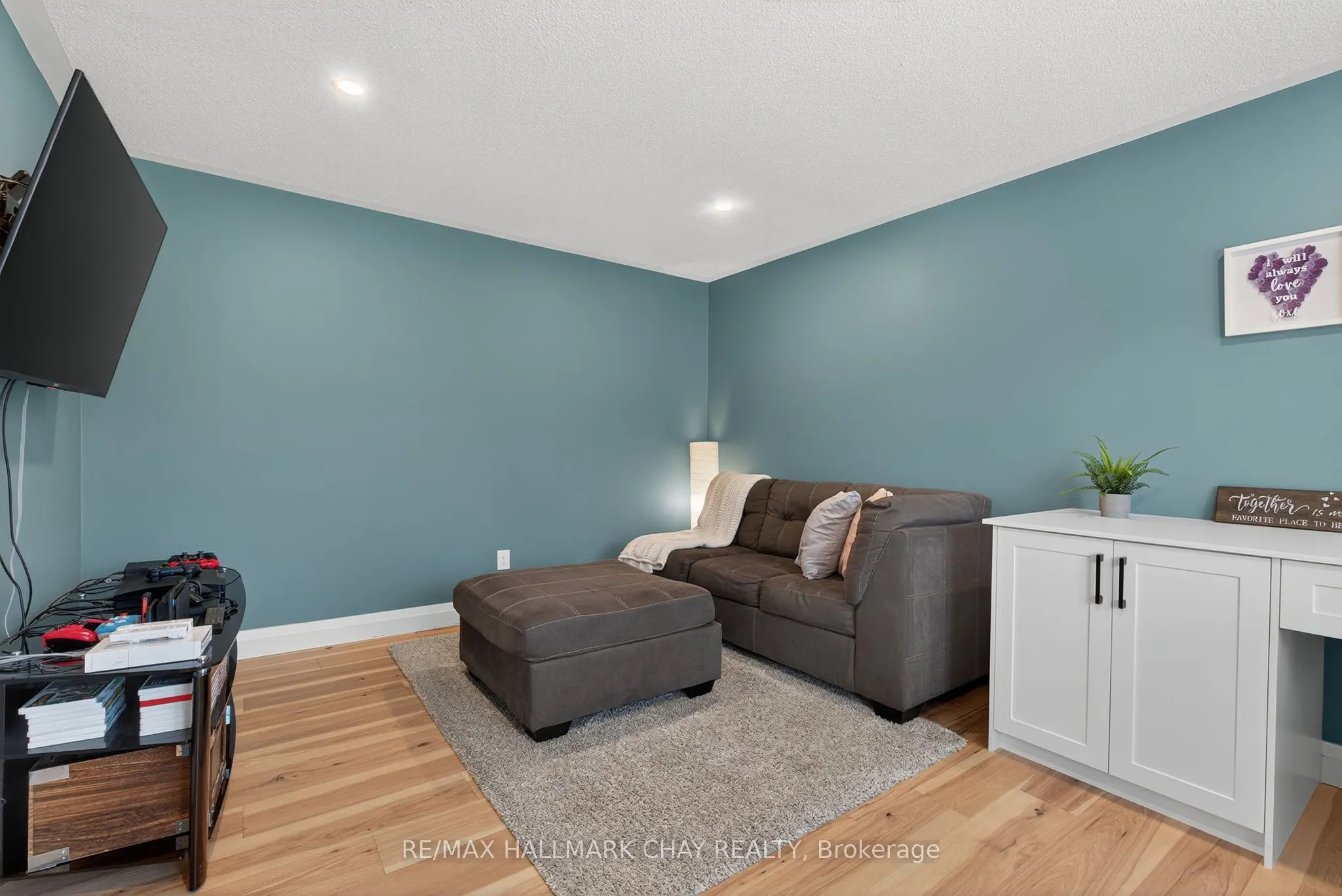 2731 Shering Crescent