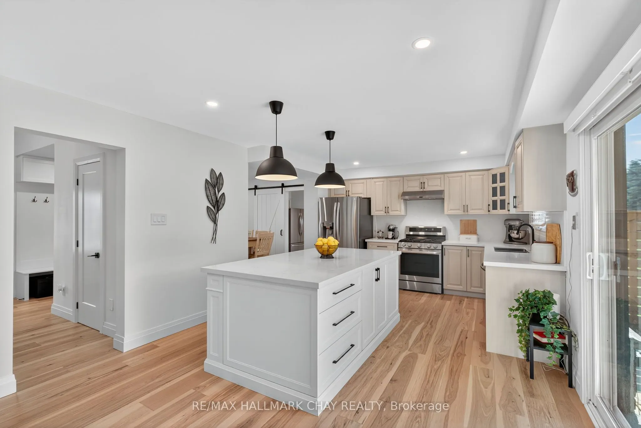 2731 Shering Crescent