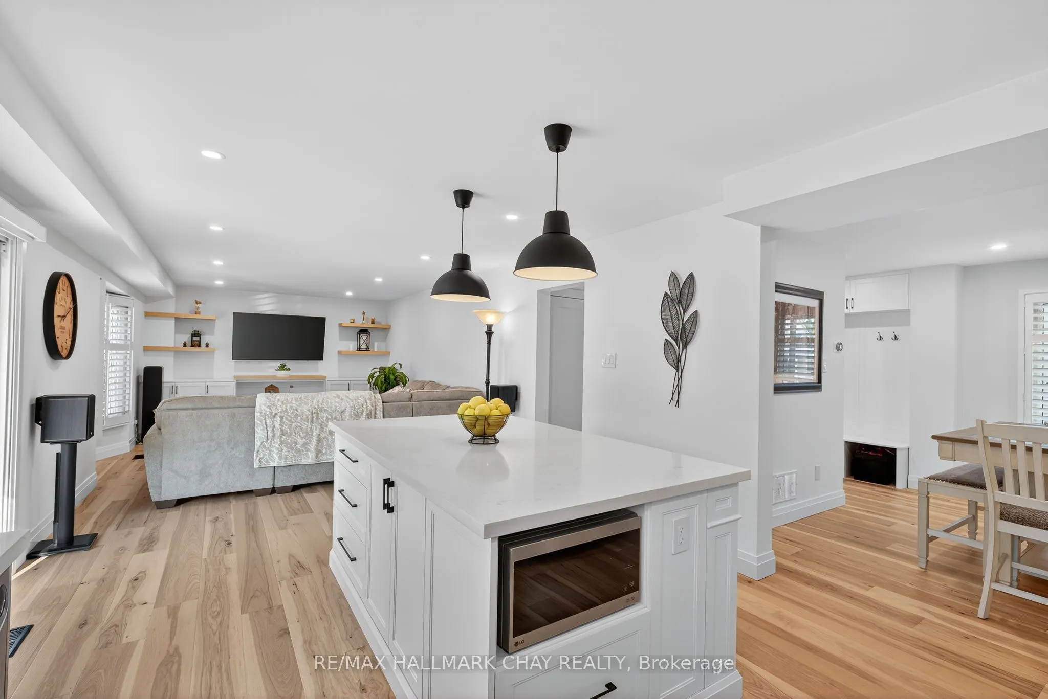 2731 Shering Crescent