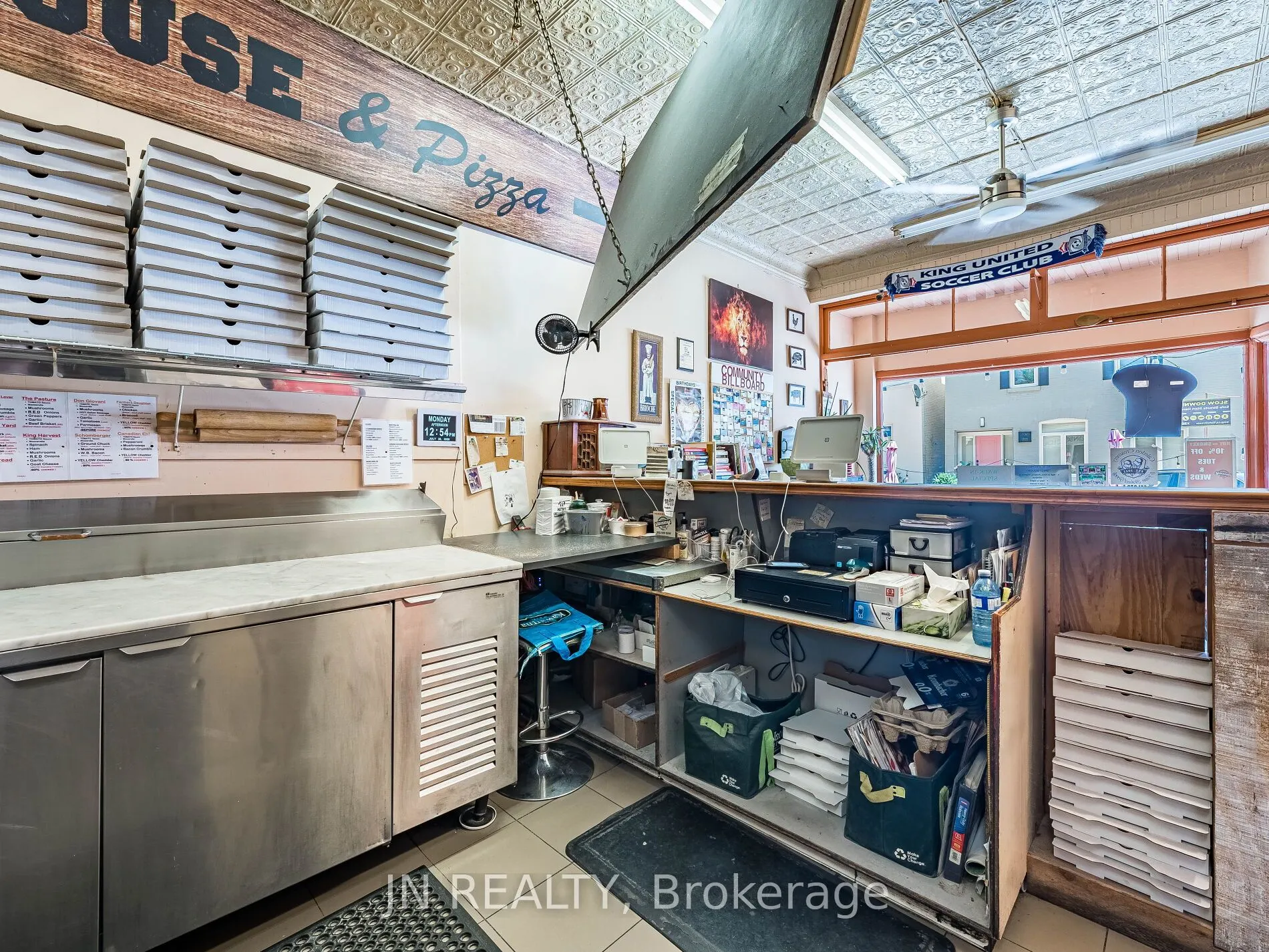 289 Main Street W