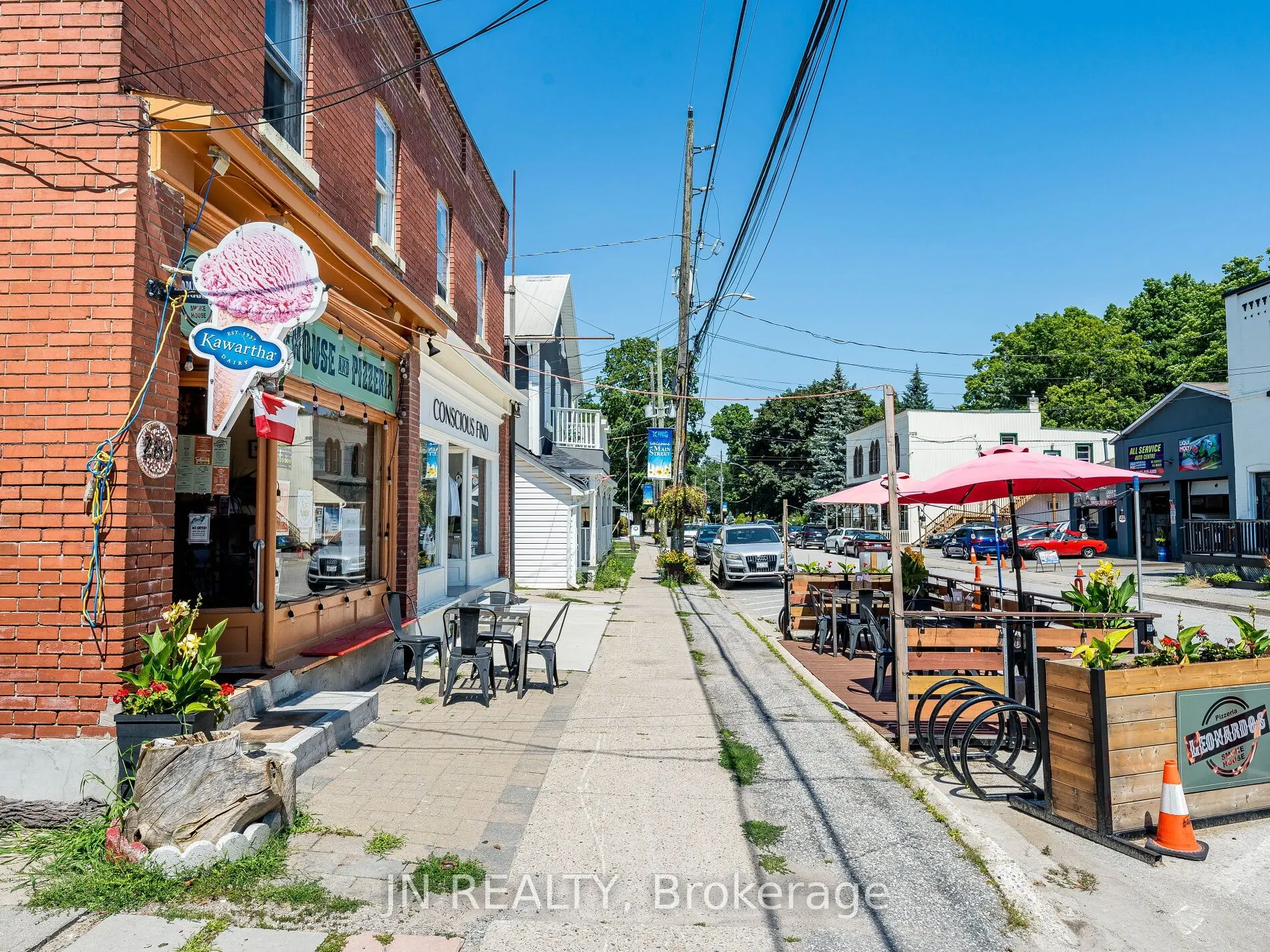 289 Main Street W