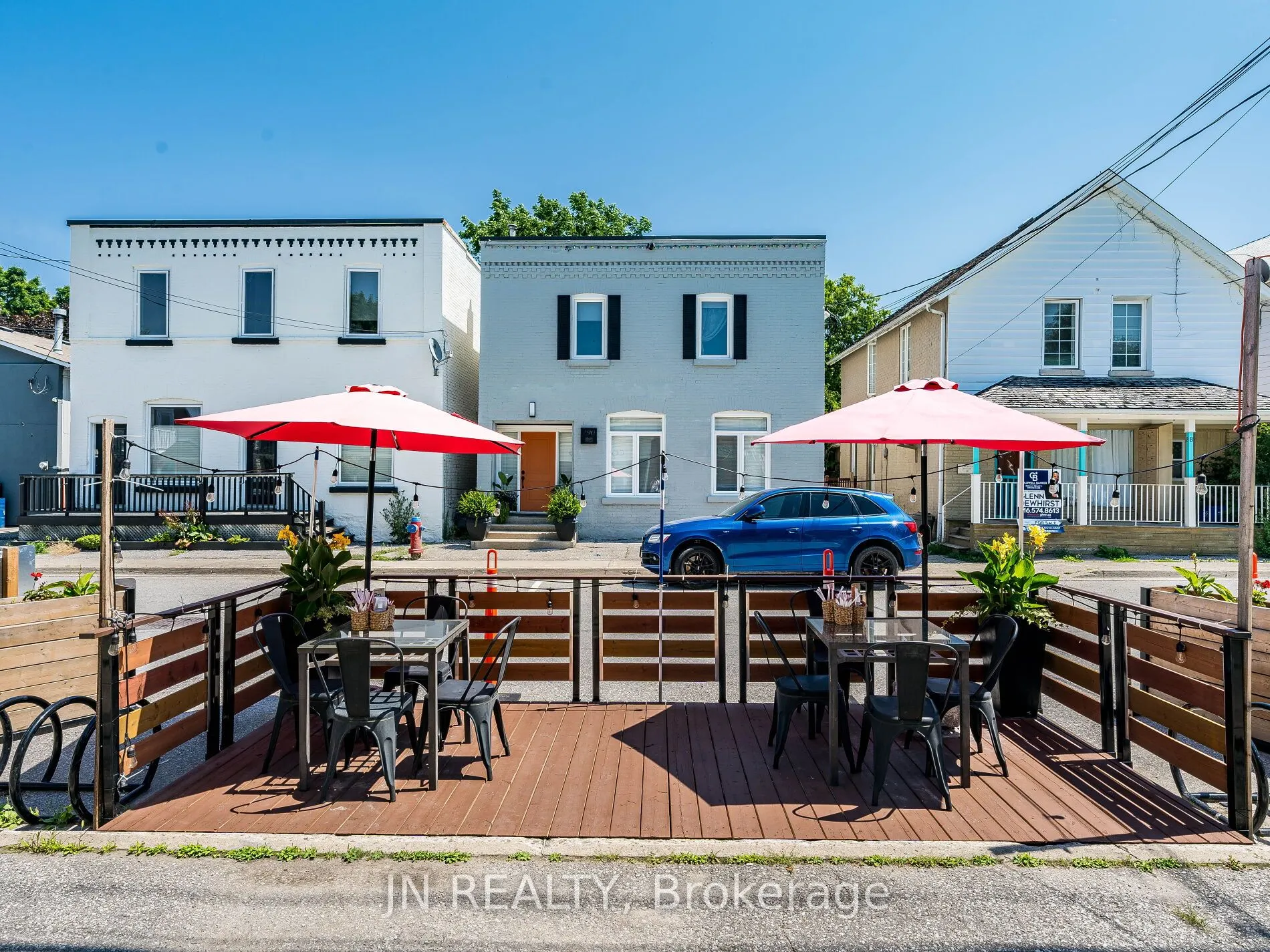 289 Main Street W