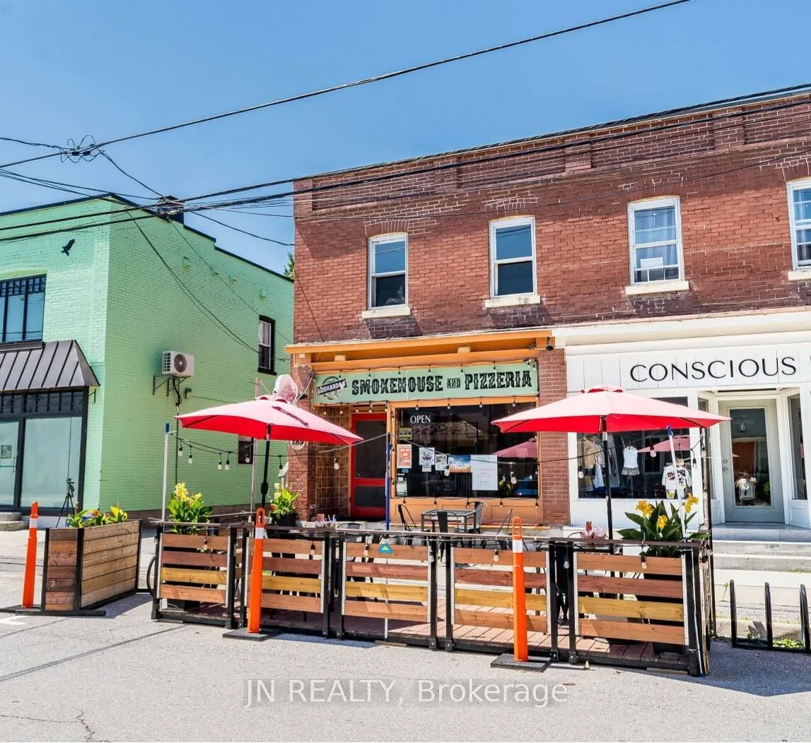 289 Main Street W